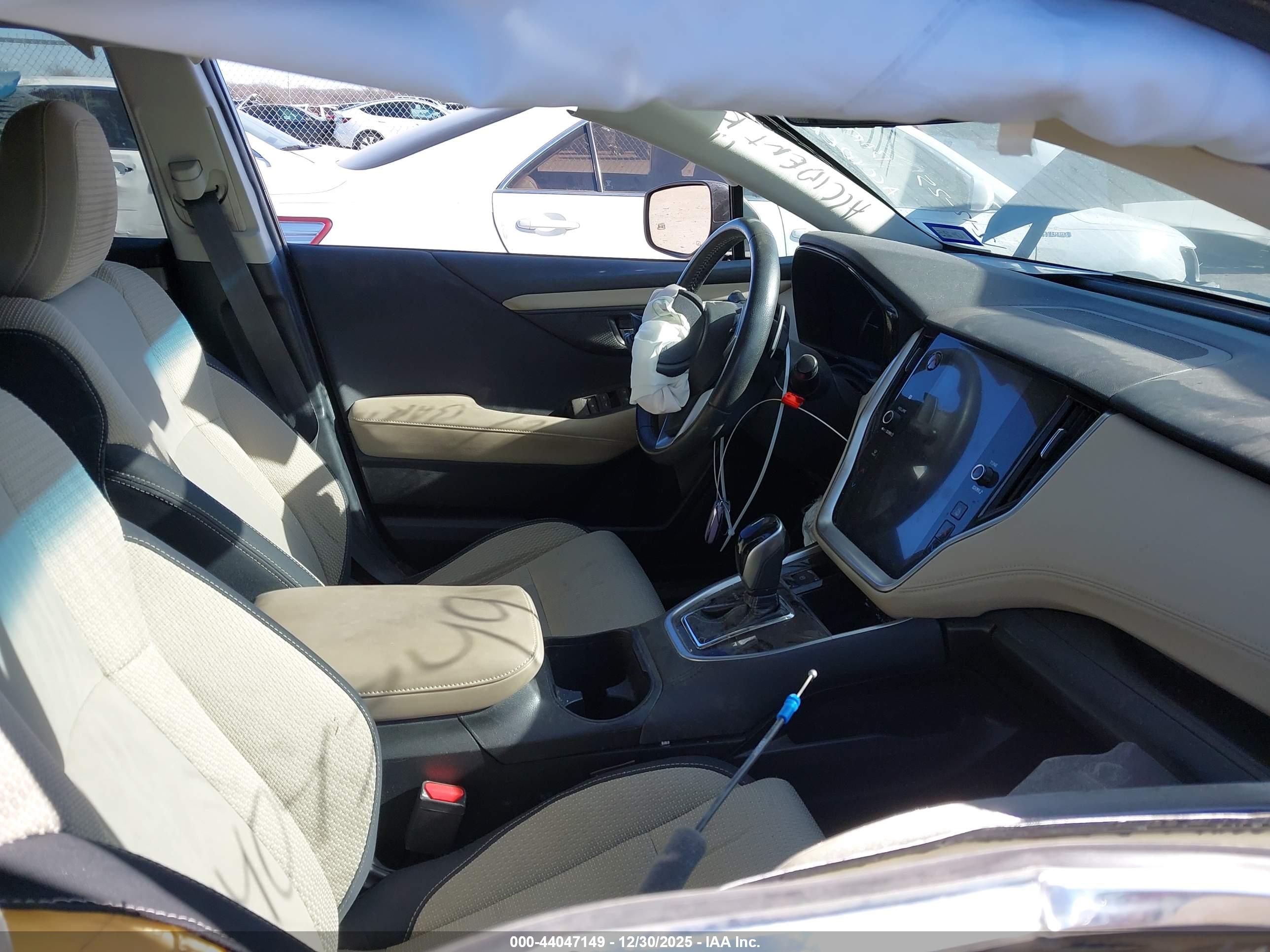 SUBARU OUTBACK image 5
