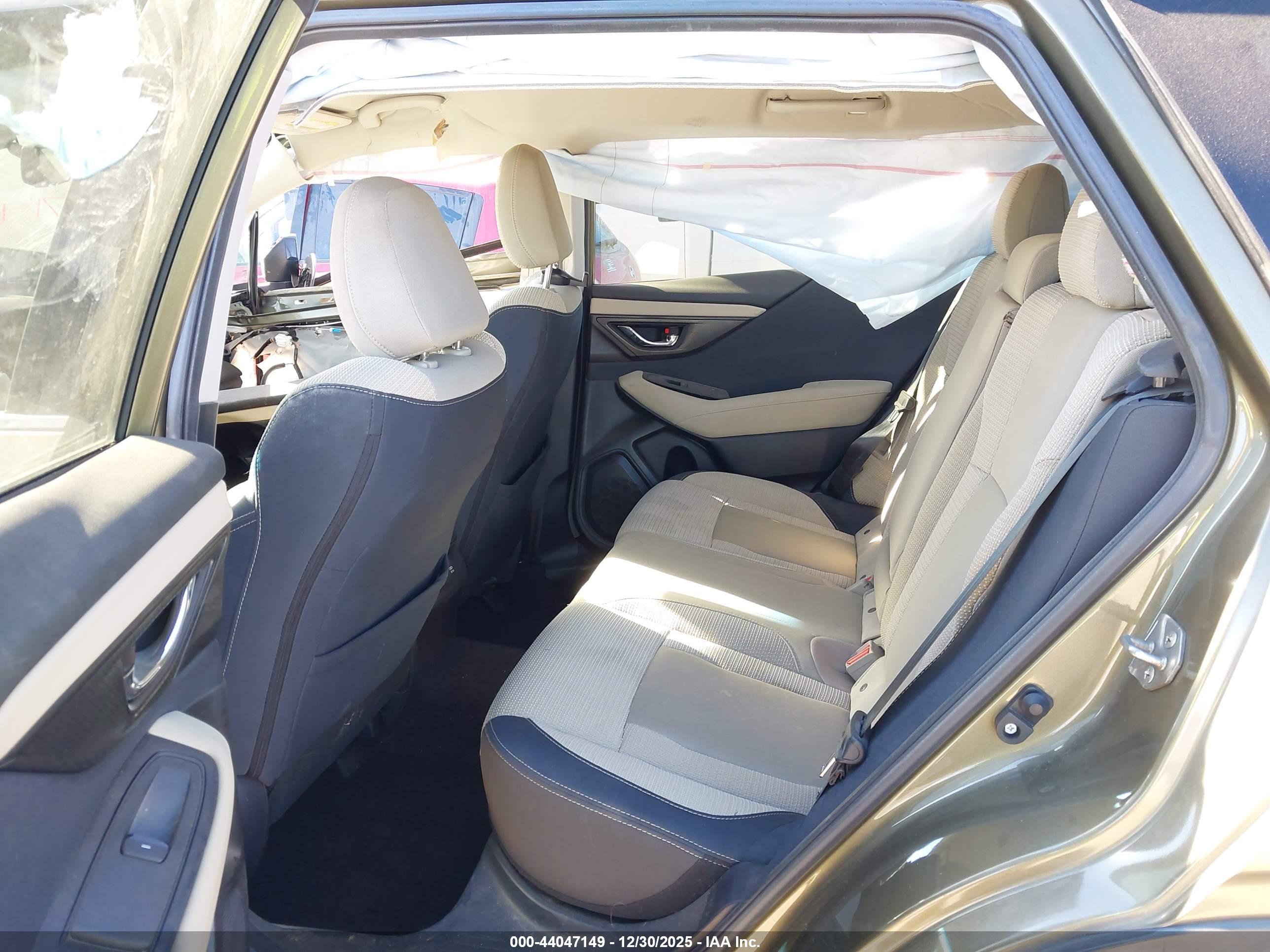 SUBARU OUTBACK image 8