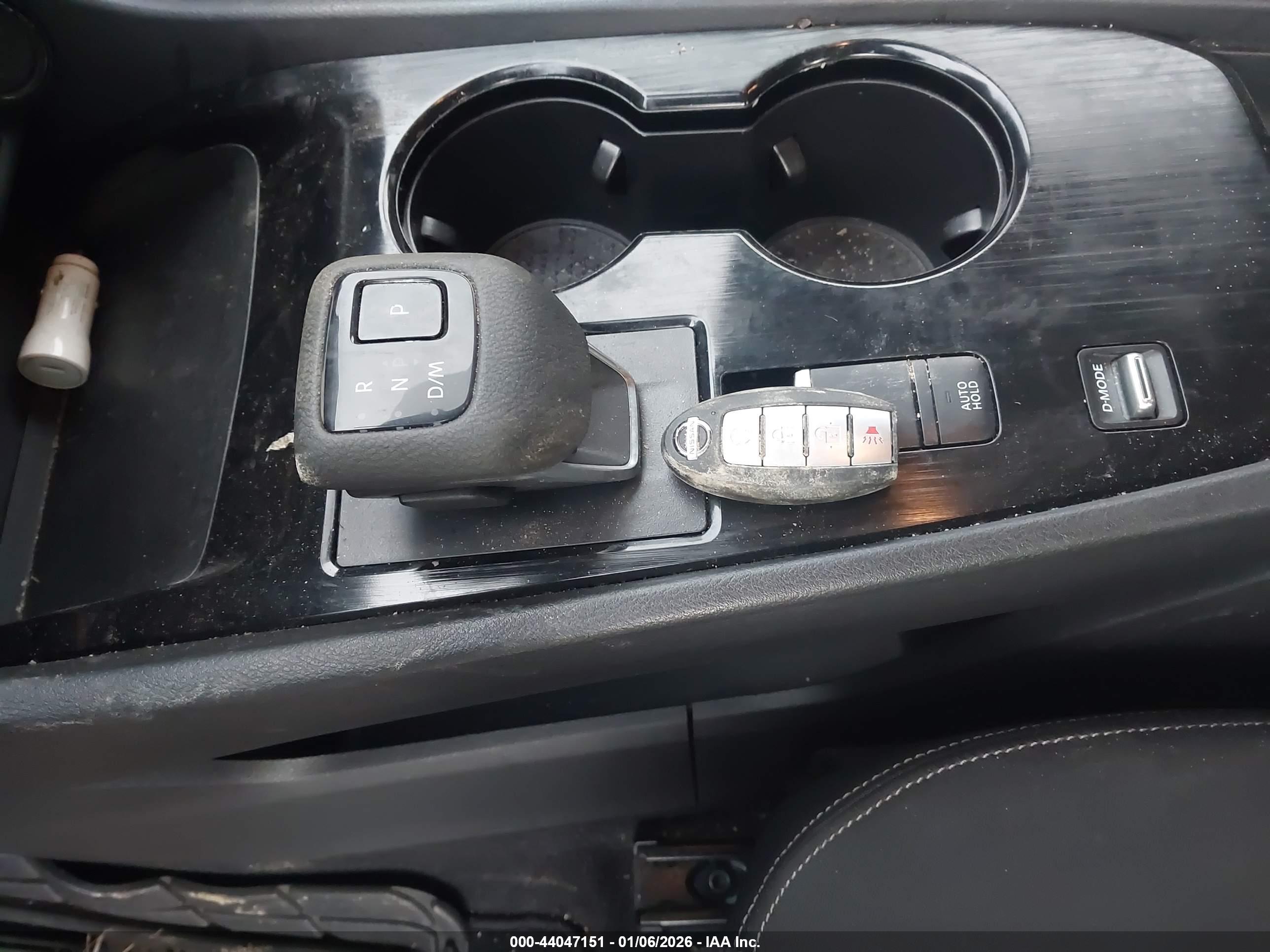 NISSAN ROGUE image 11