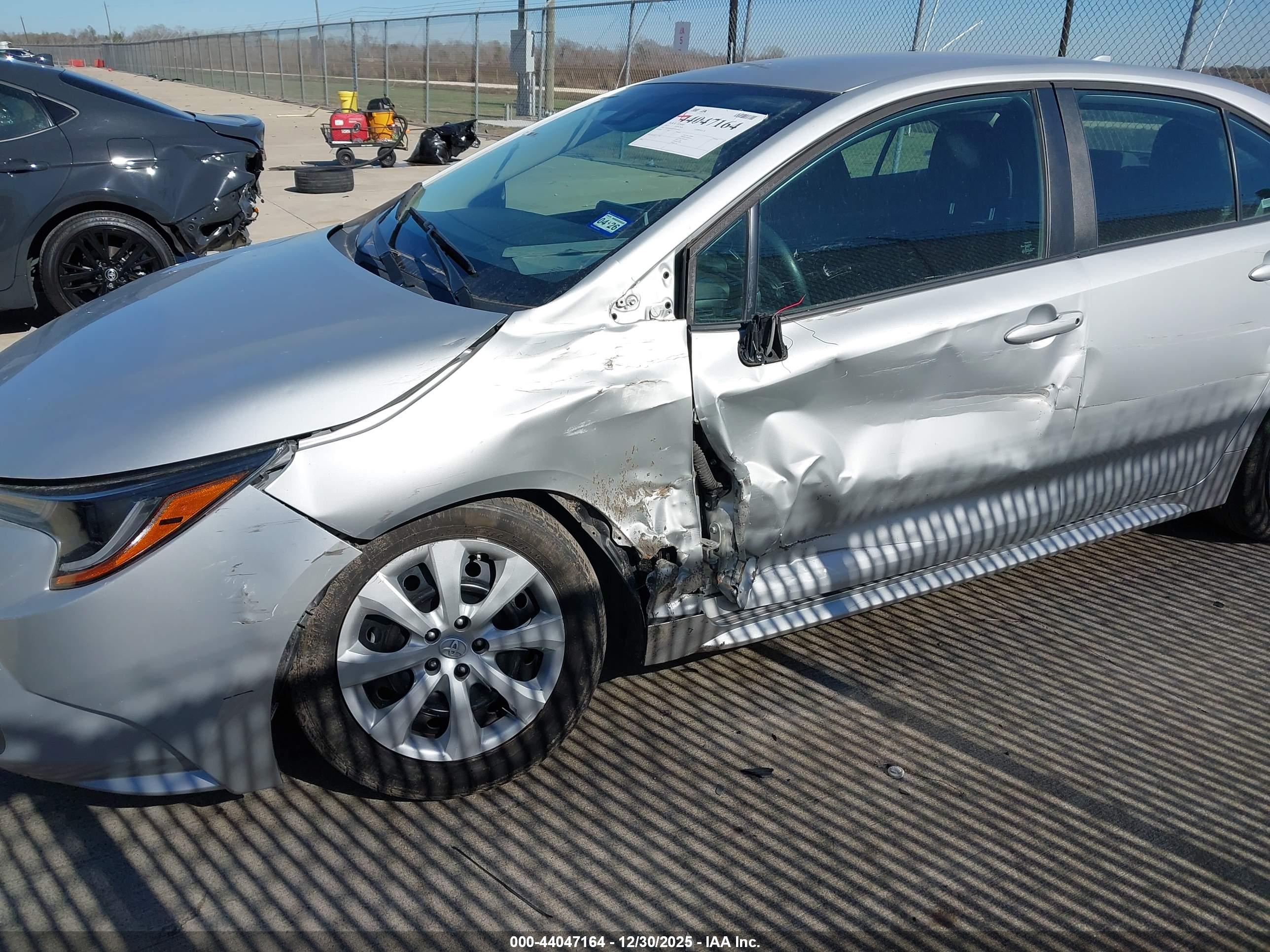 TOYOTA COROLLA image 6