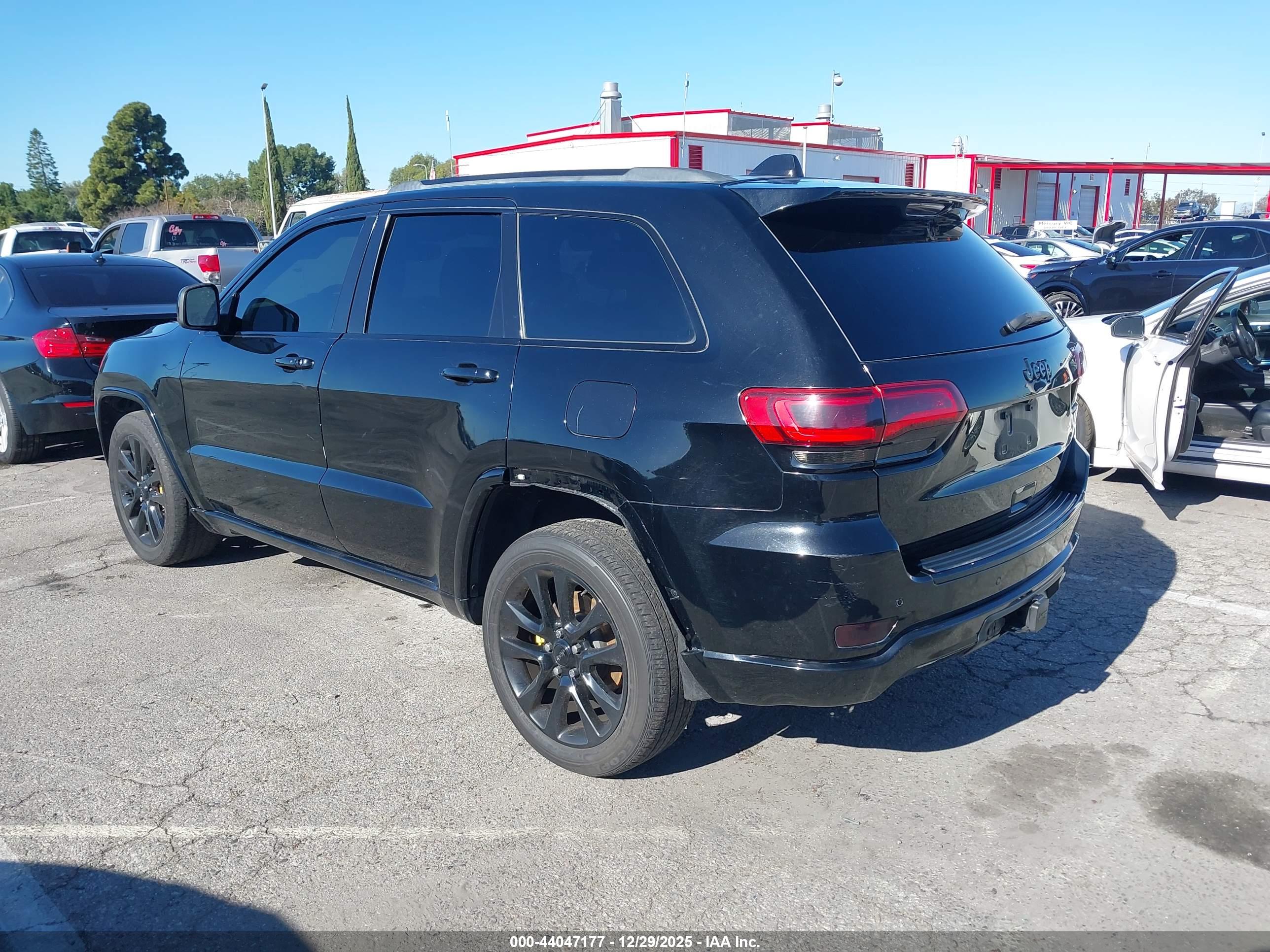 JEEP GRAND image 3