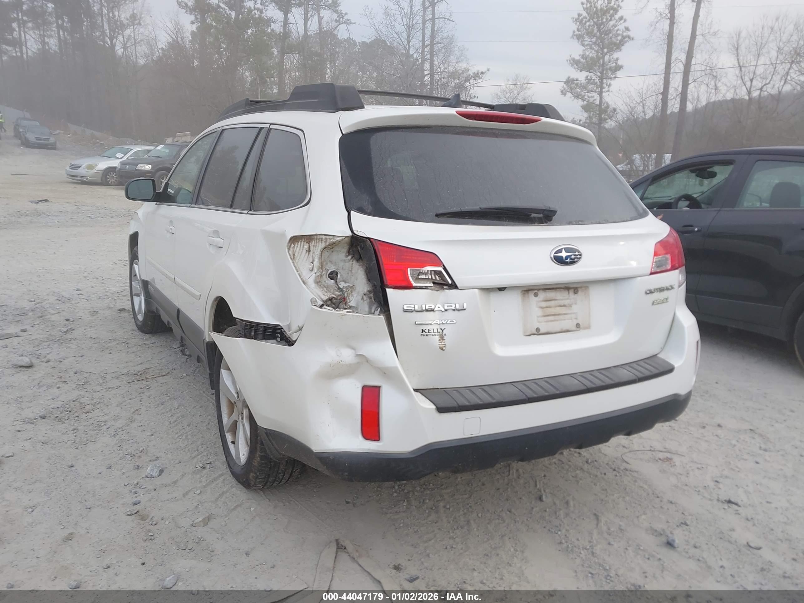SUBARU OUTBACK image 3