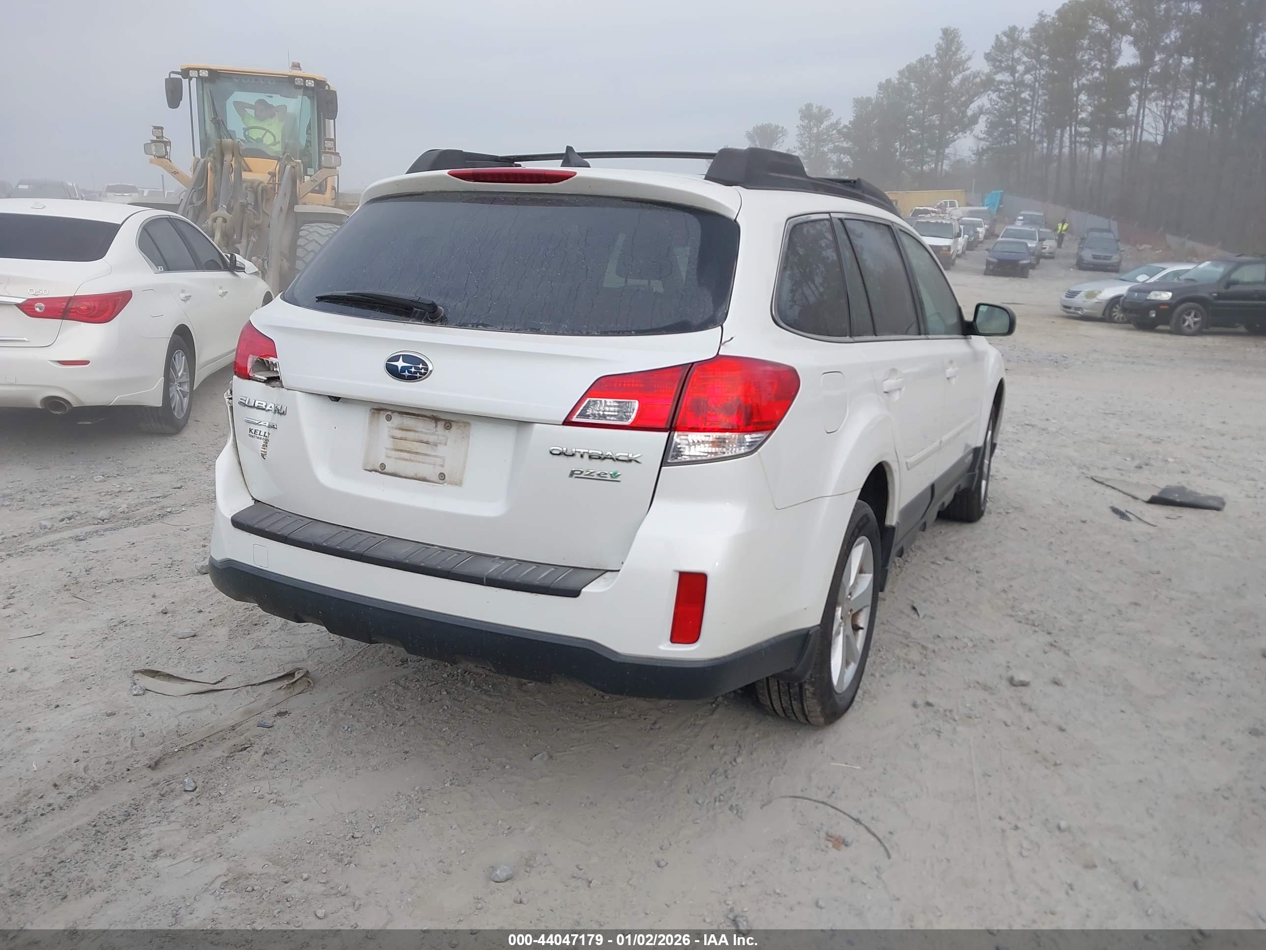 SUBARU OUTBACK image 4