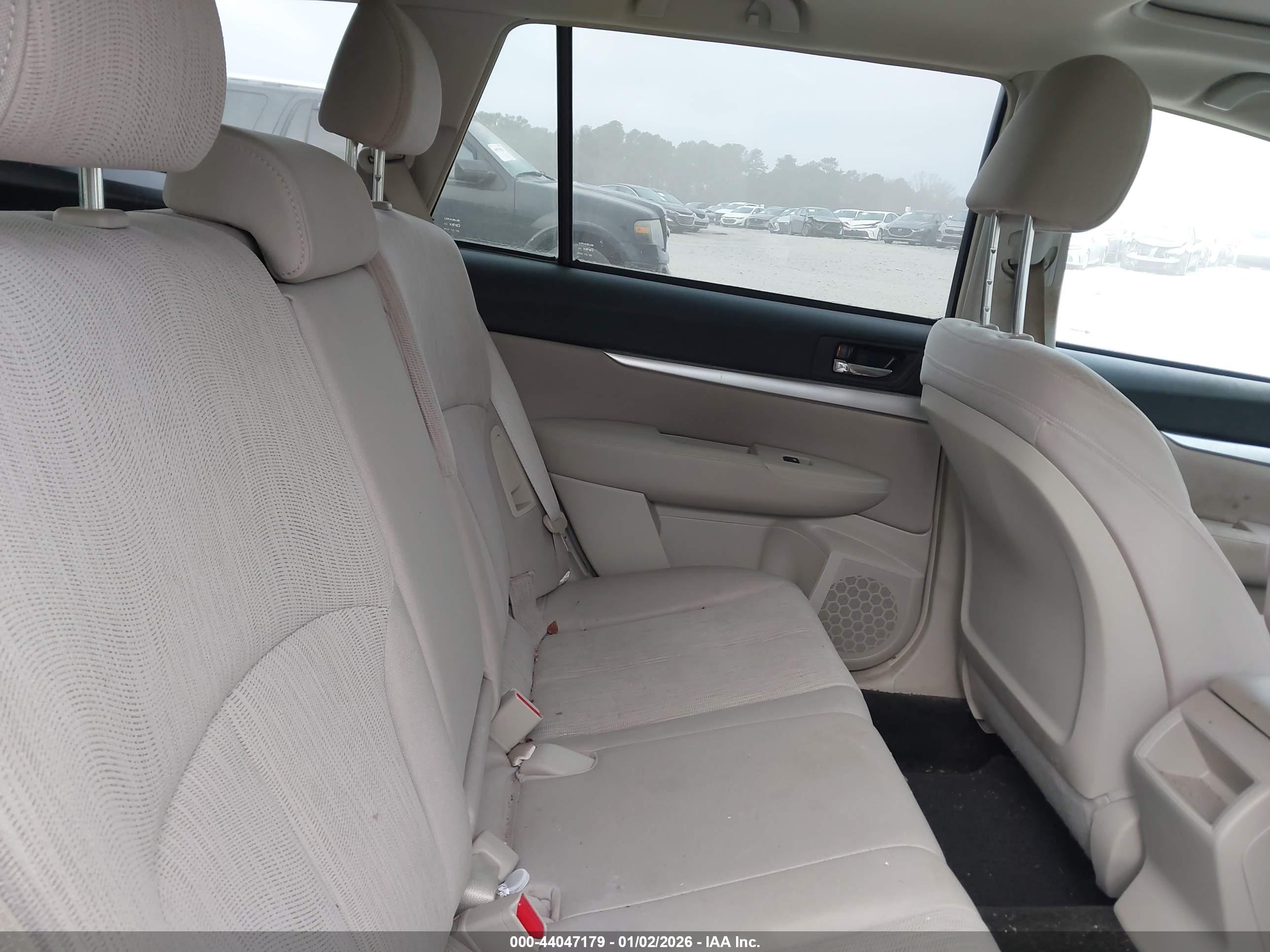 SUBARU OUTBACK image 8
