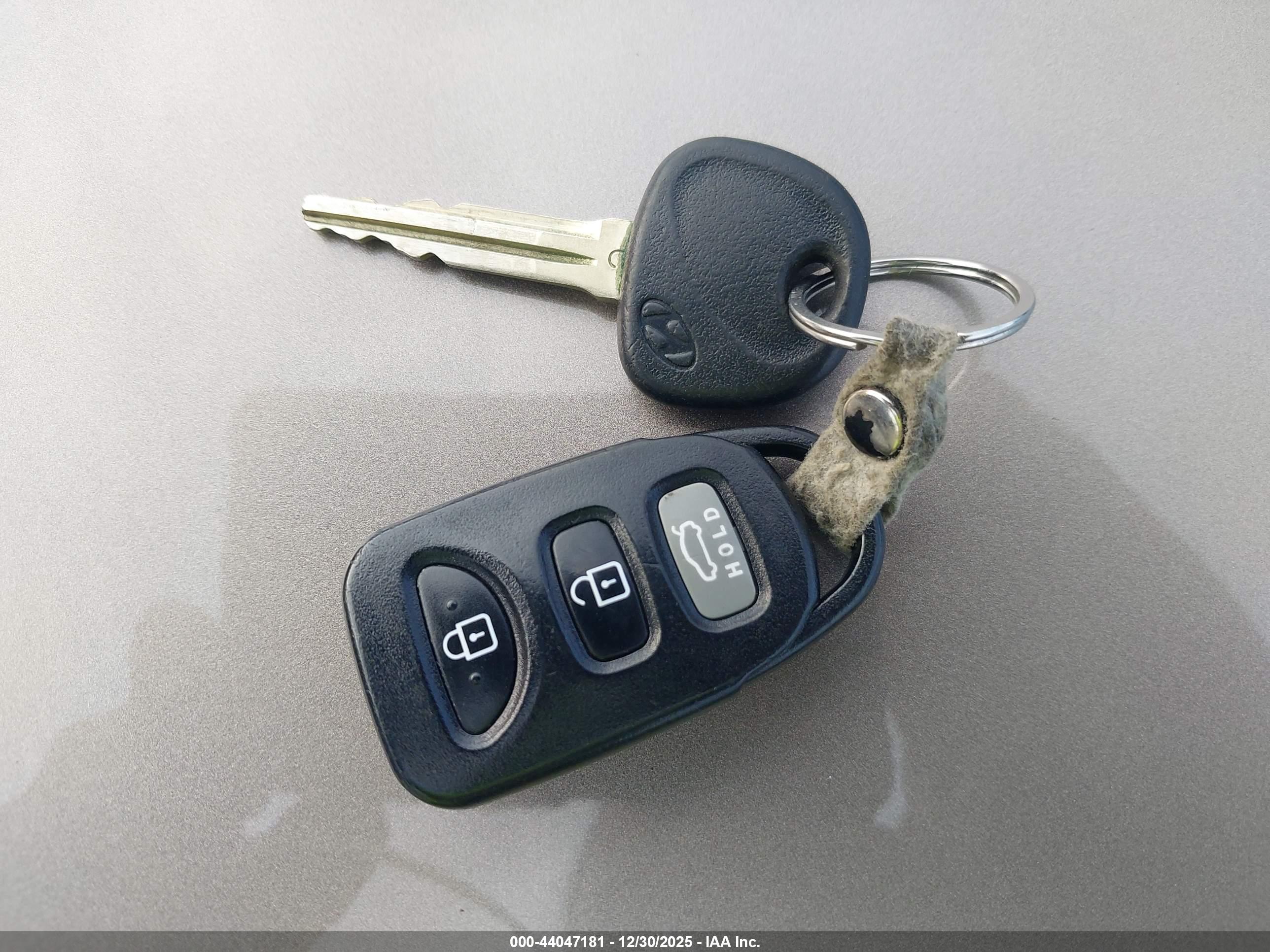 HYUNDAI ELANTRA image 11