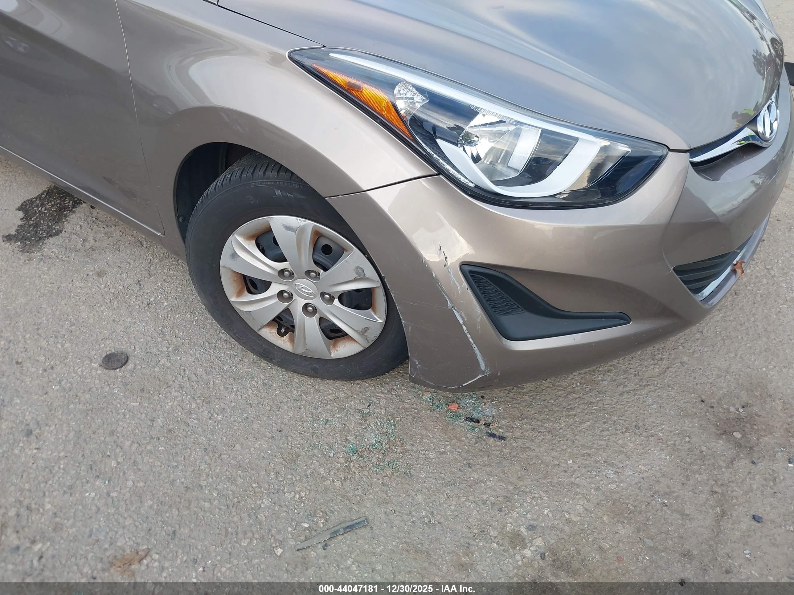 HYUNDAI ELANTRA image 6
