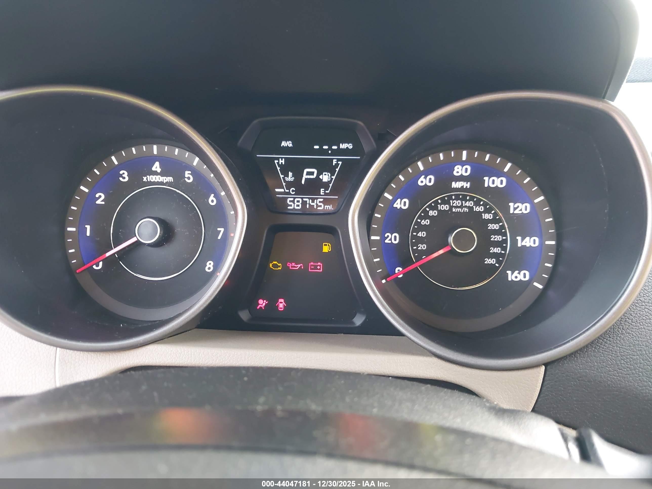 HYUNDAI ELANTRA image 7