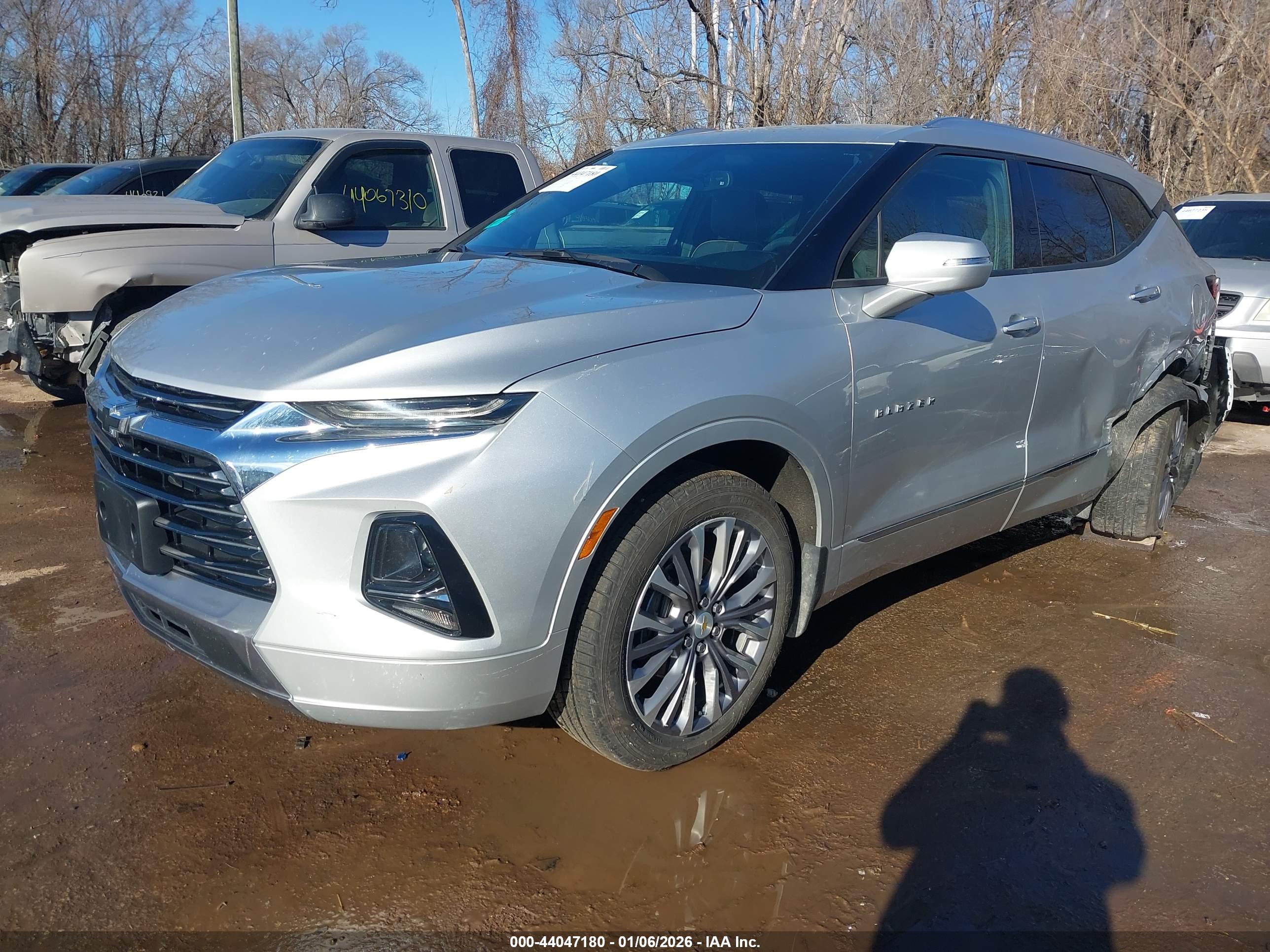 CHEVROLET BLAZER image 2