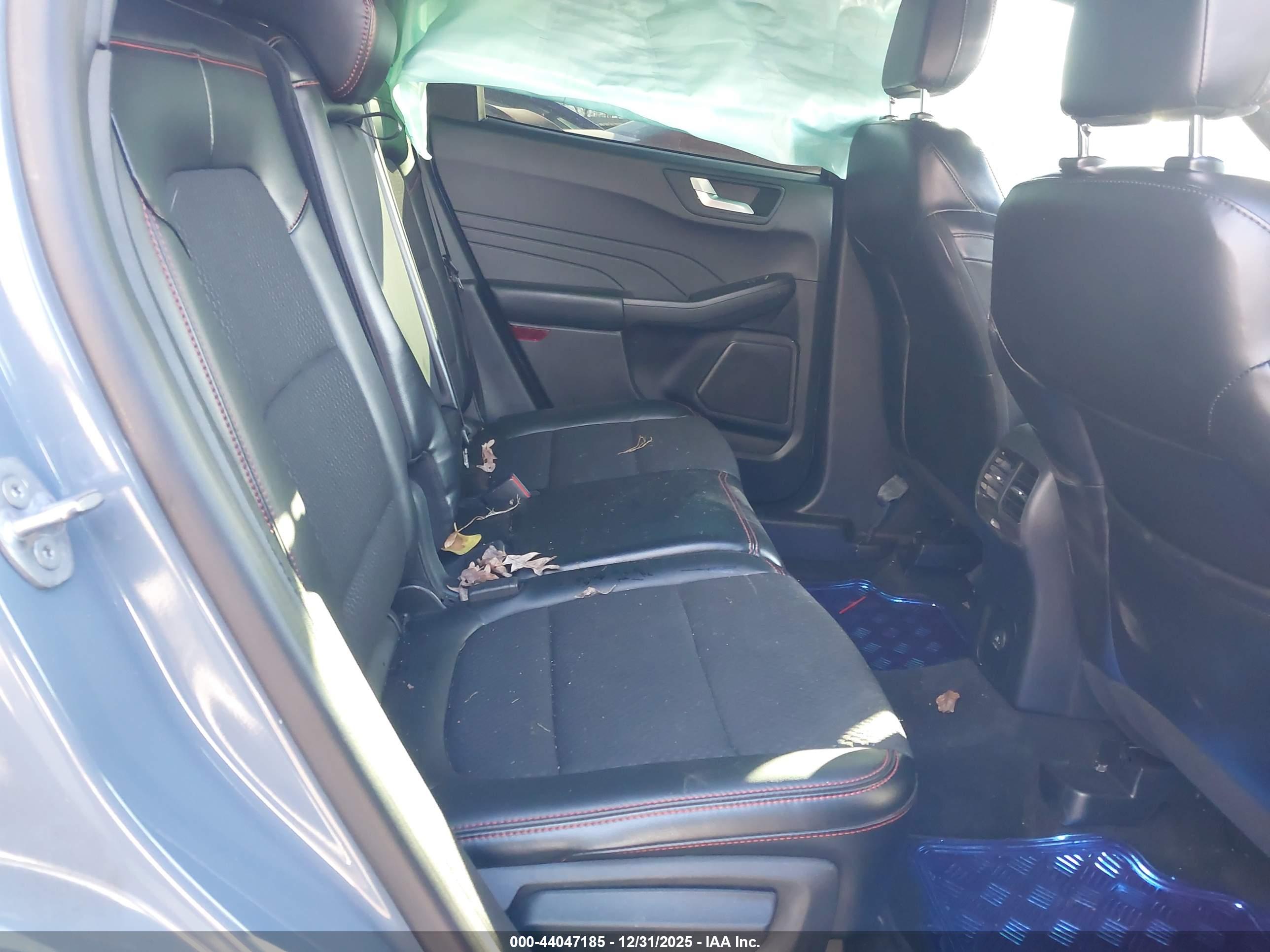 FORD ESCAPE image 8