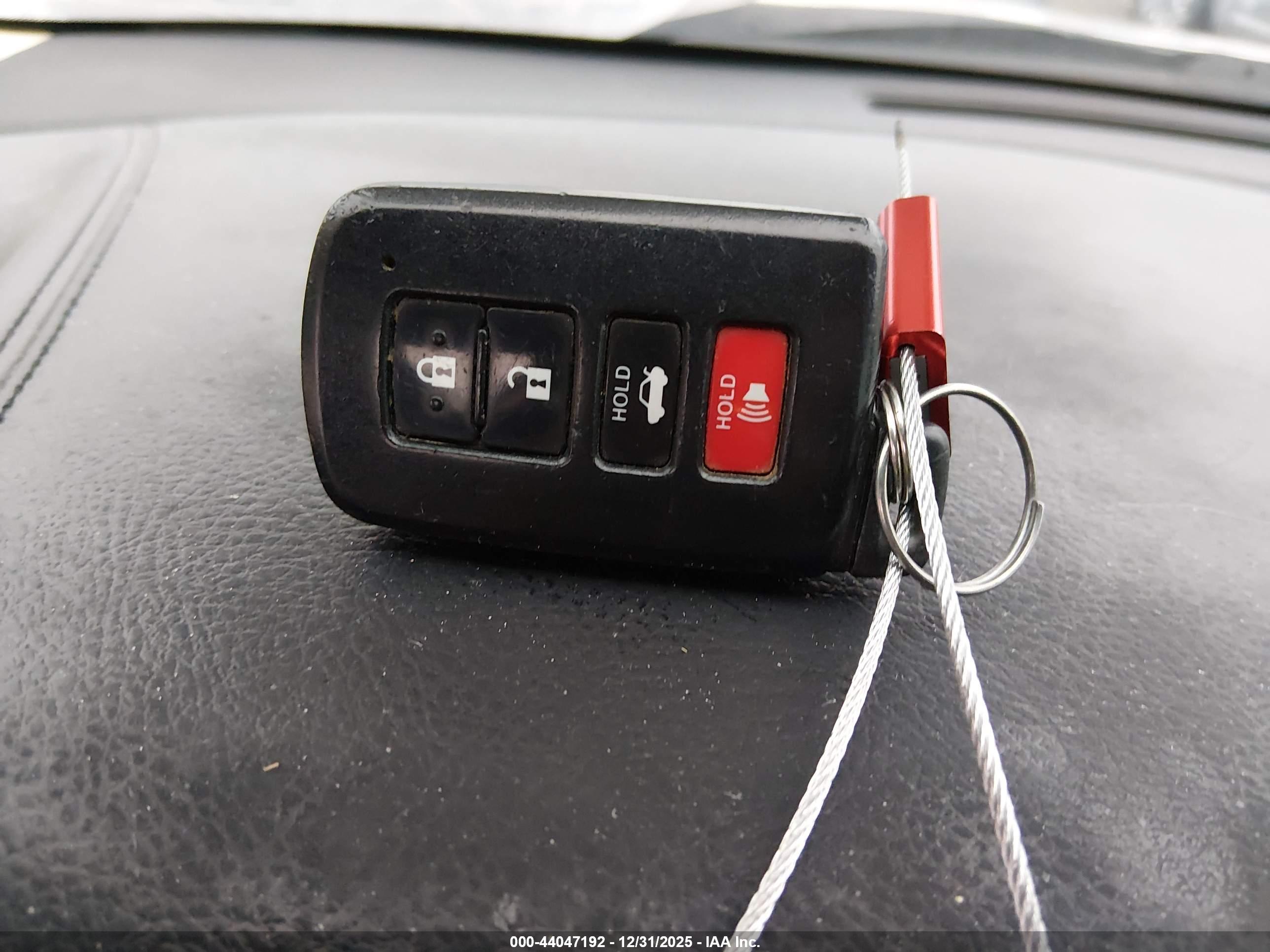 TOYOTA AVALON image 11