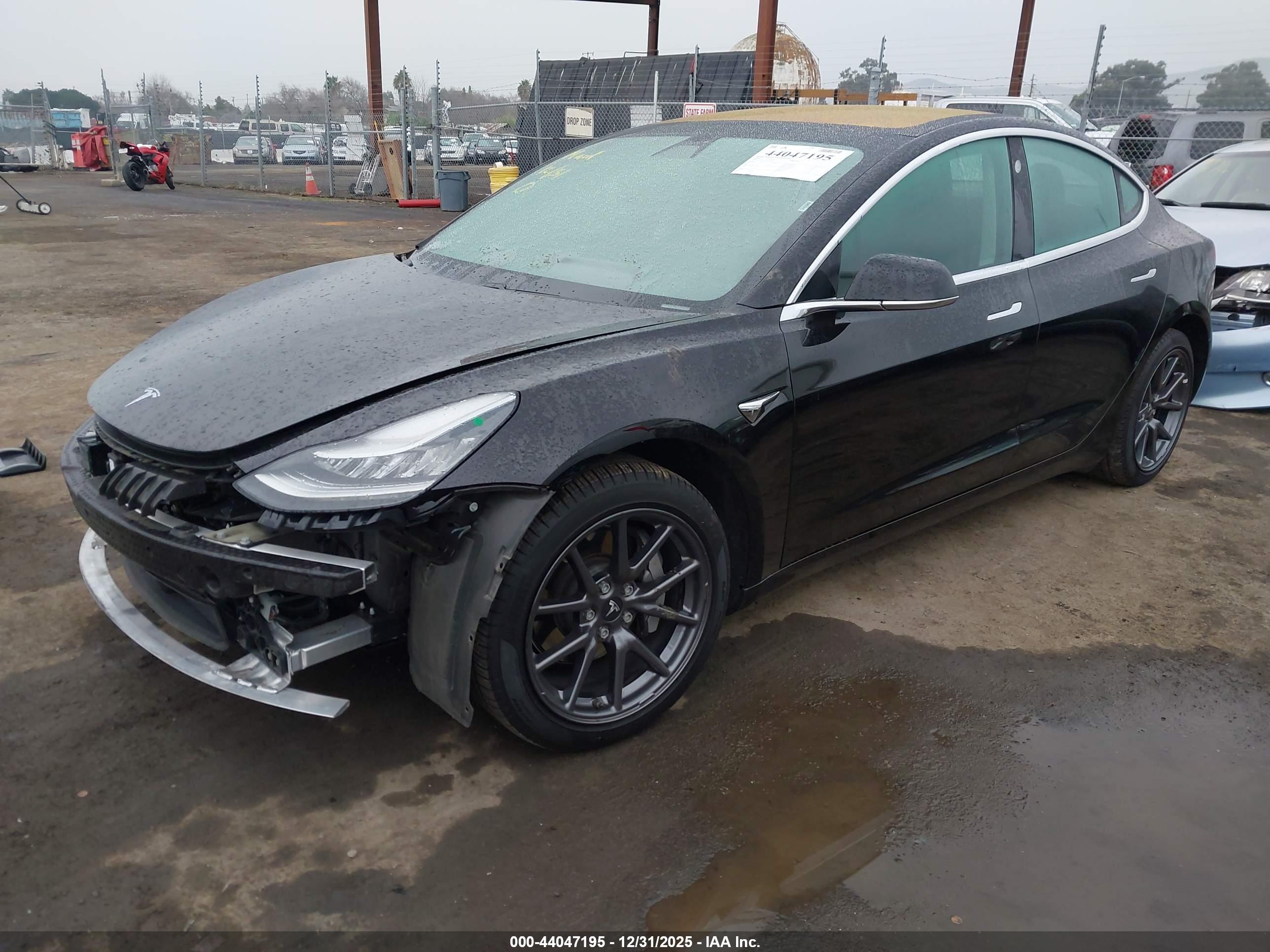 TESLA MODEL image 2