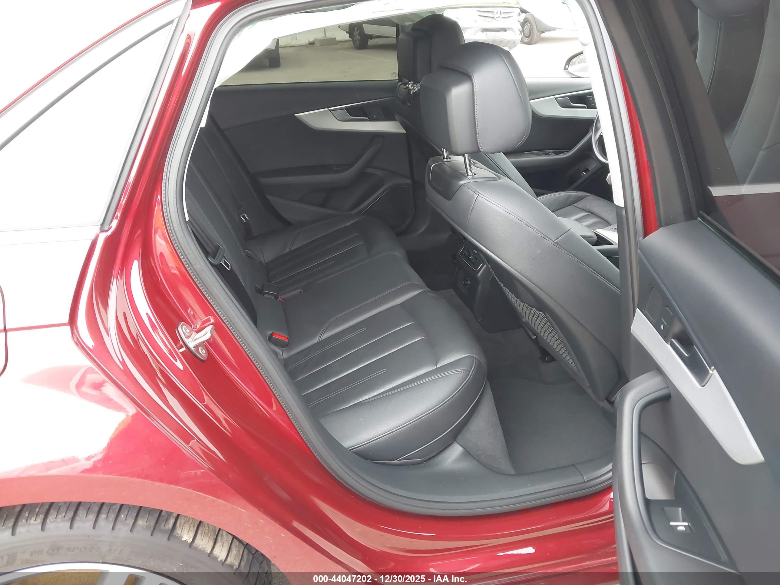 AUDI A4 image 8