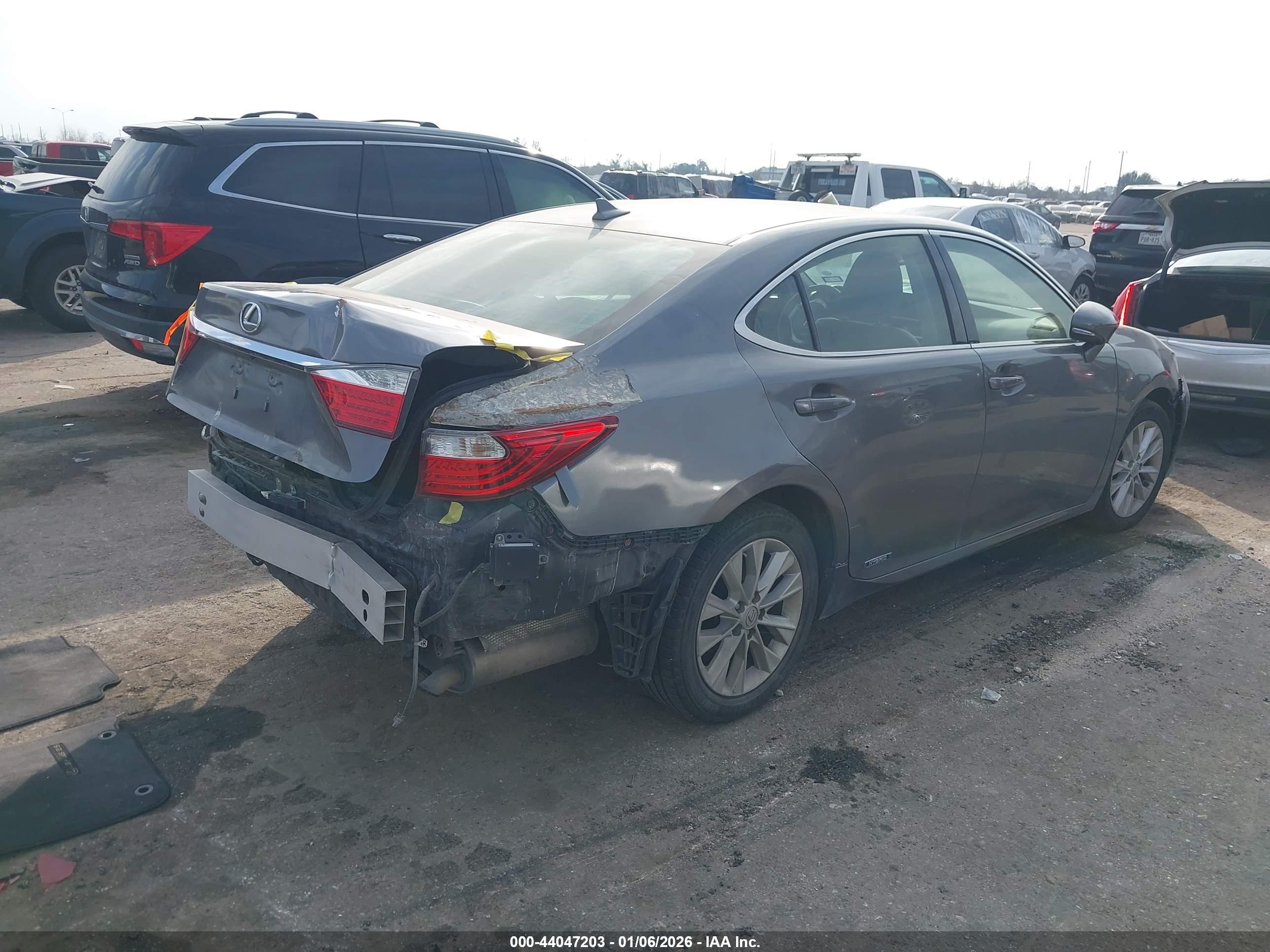 LEXUS ES image 4