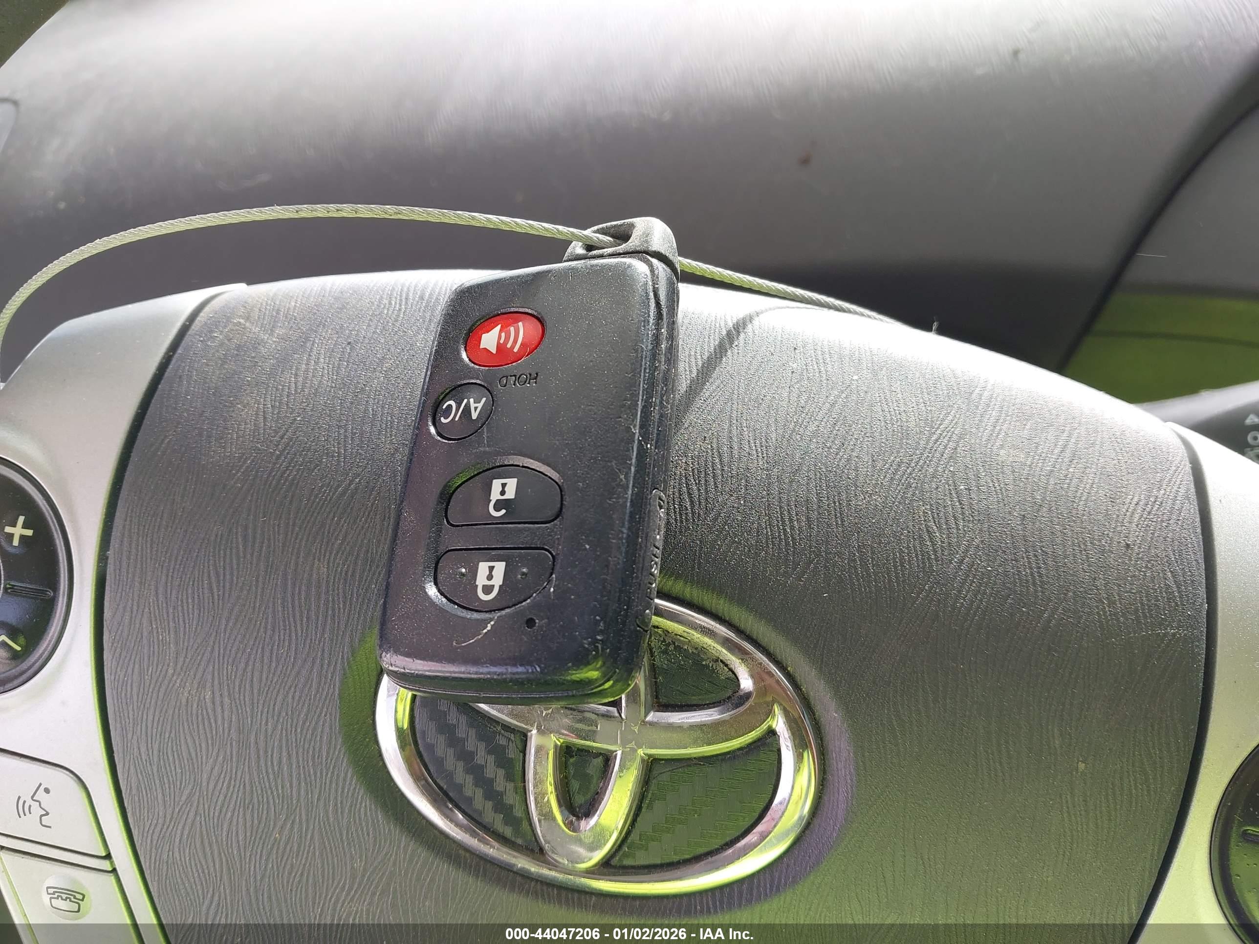 TOYOTA PRIUS image 11