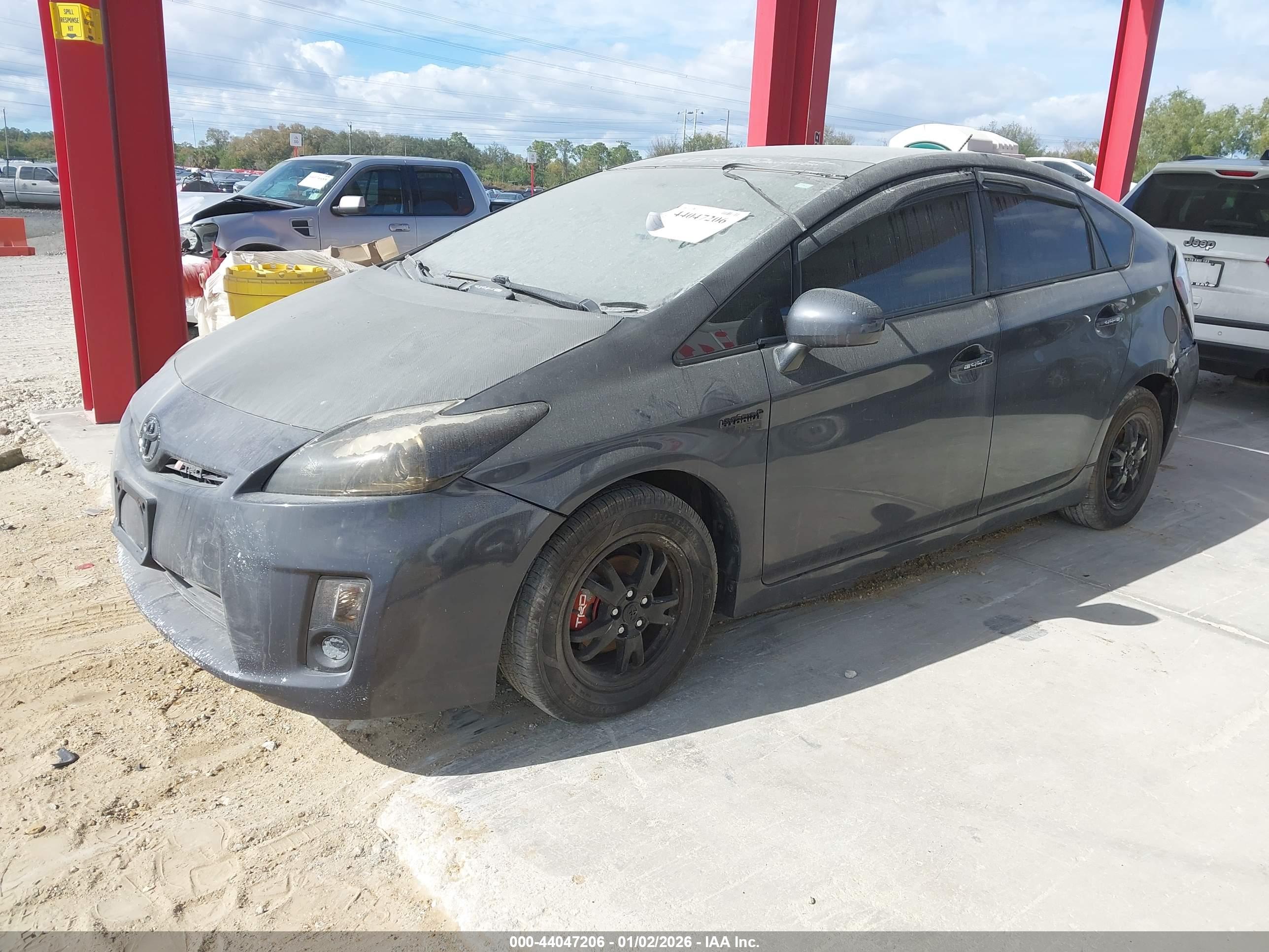 TOYOTA PRIUS image 2