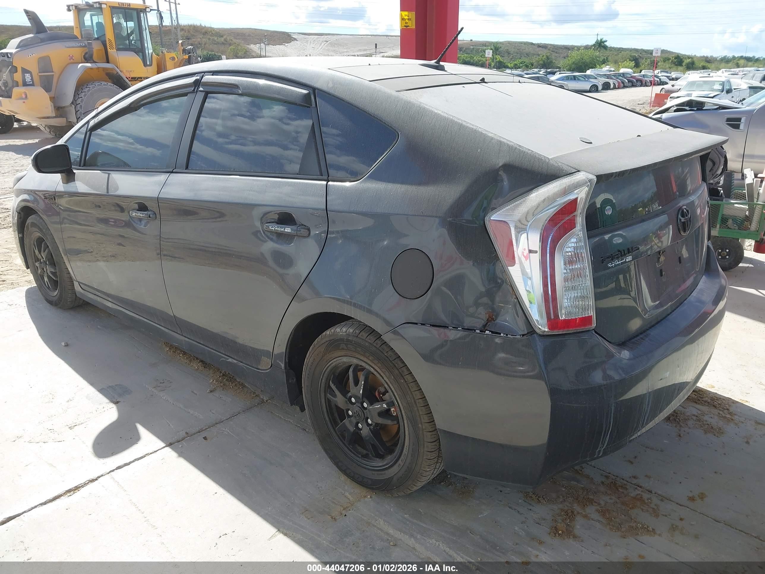 TOYOTA PRIUS image 3