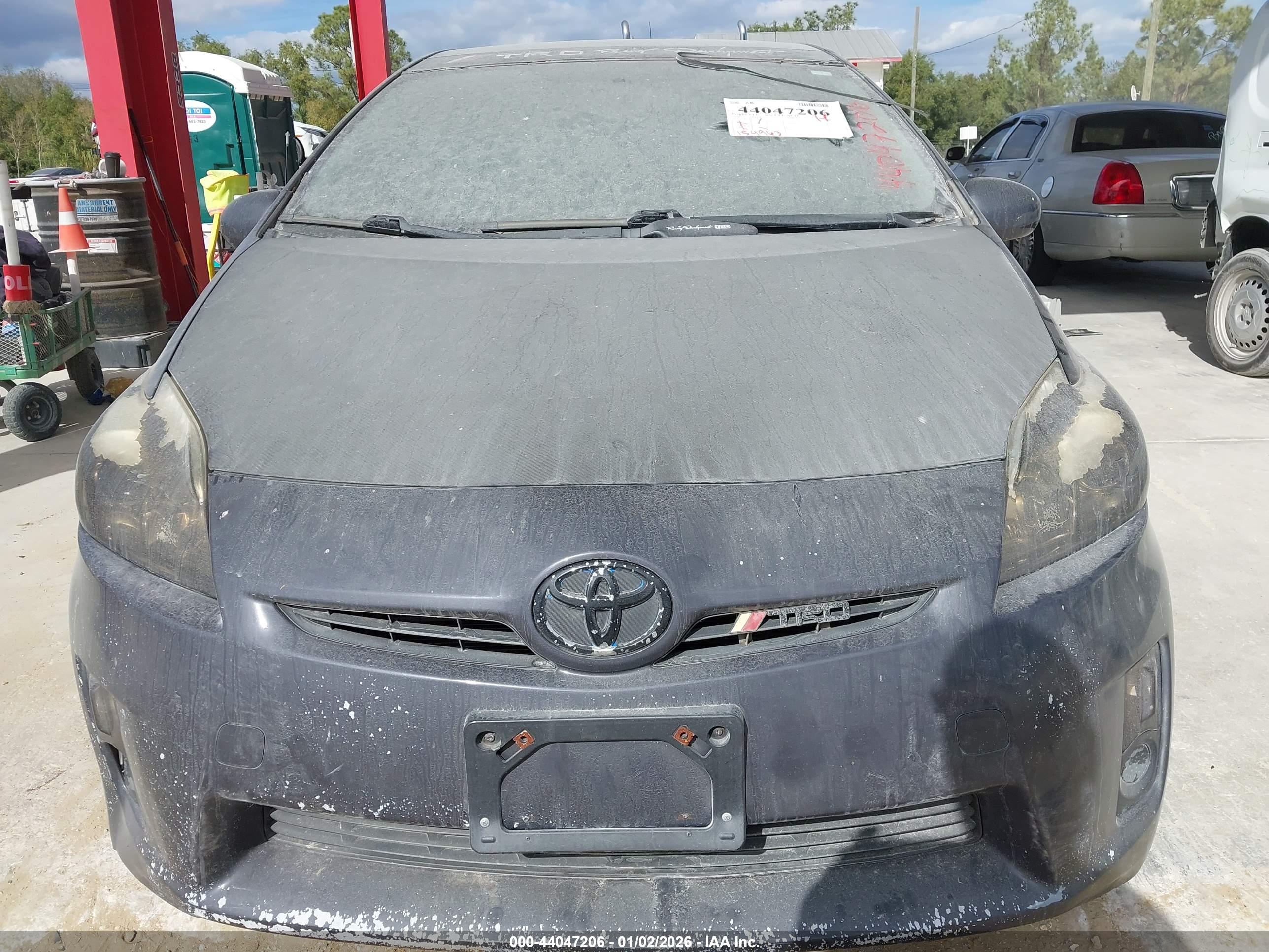 TOYOTA PRIUS image 6
