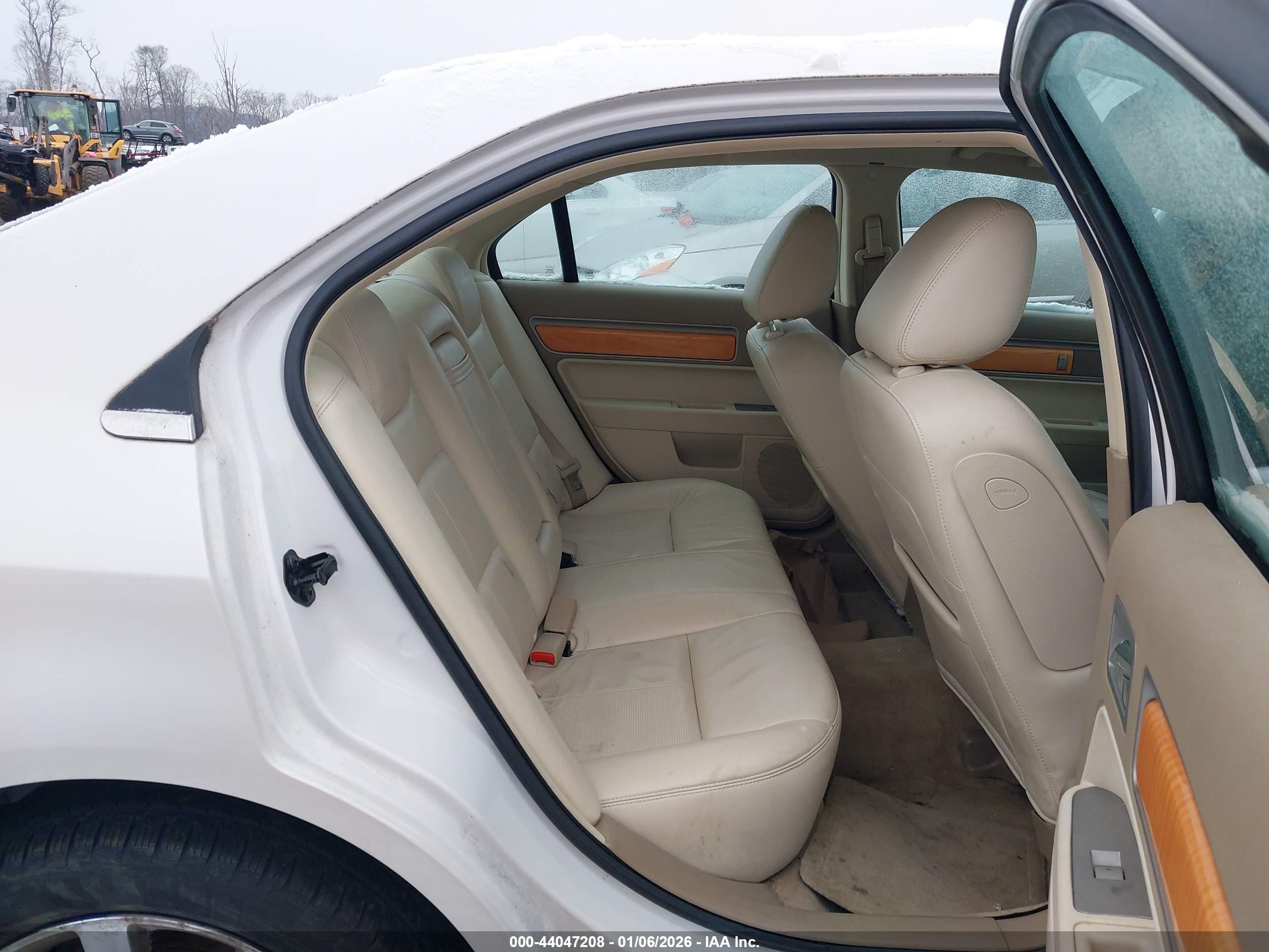 LINCOLN MKZ image 8