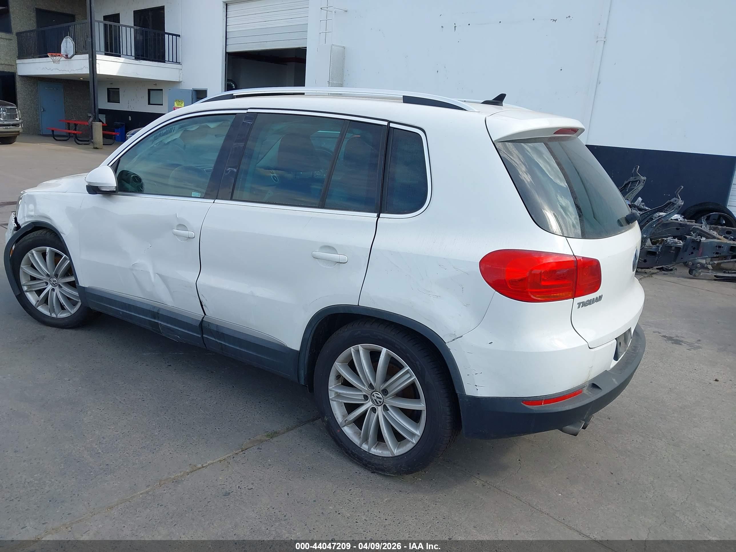 VOLKSWAGEN TIGUAN image 3