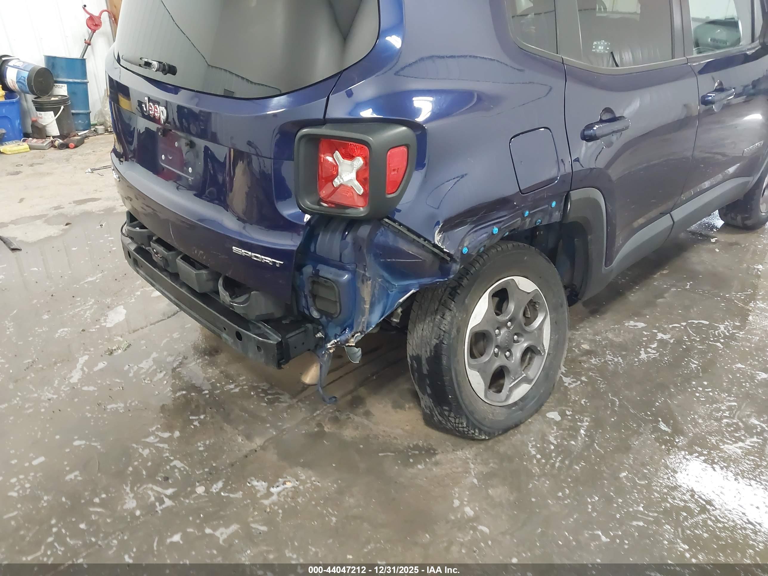 JEEP RENEGADE image 6