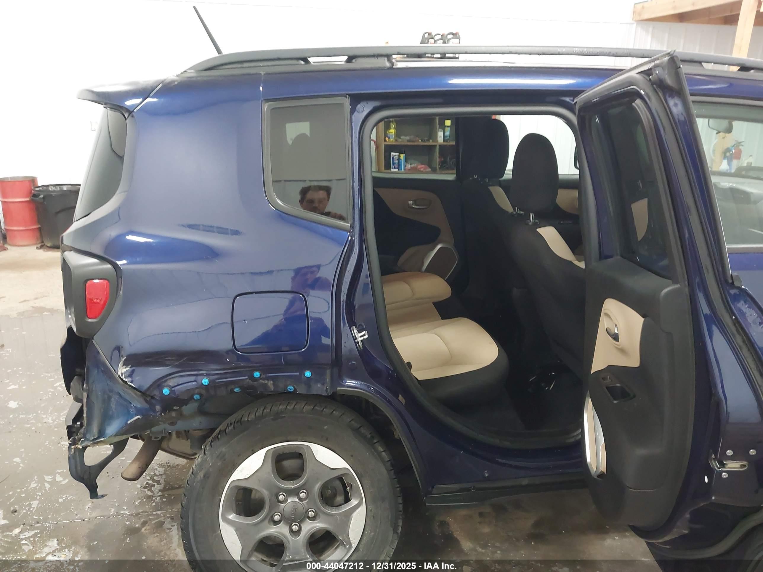 JEEP RENEGADE image 8
