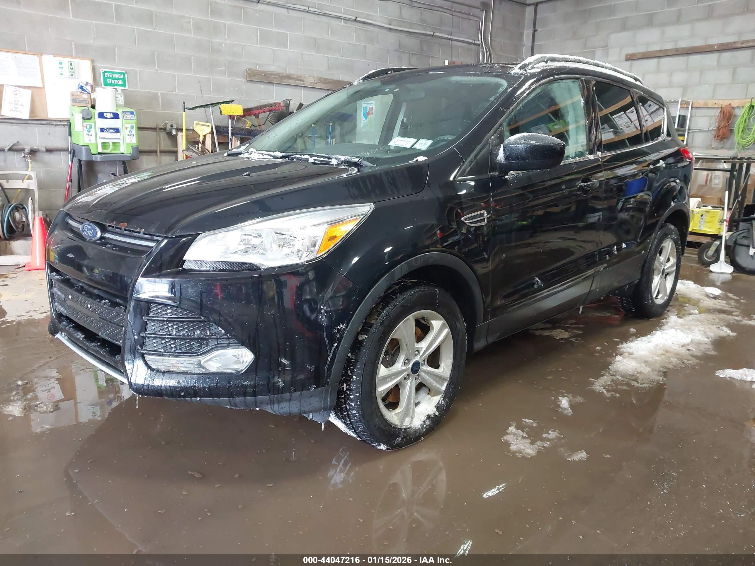 FORD ESCAPE image 2