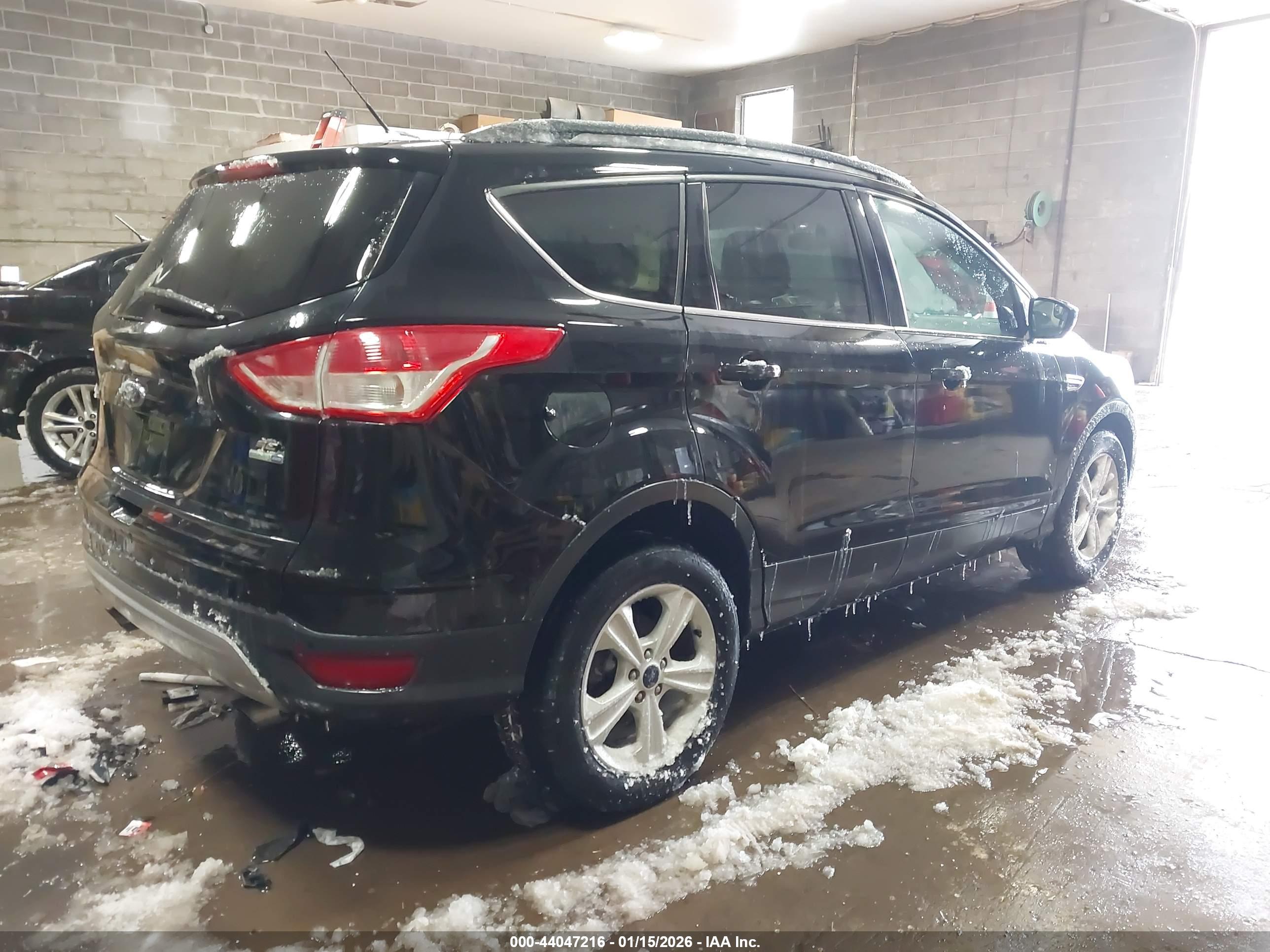 FORD ESCAPE image 4