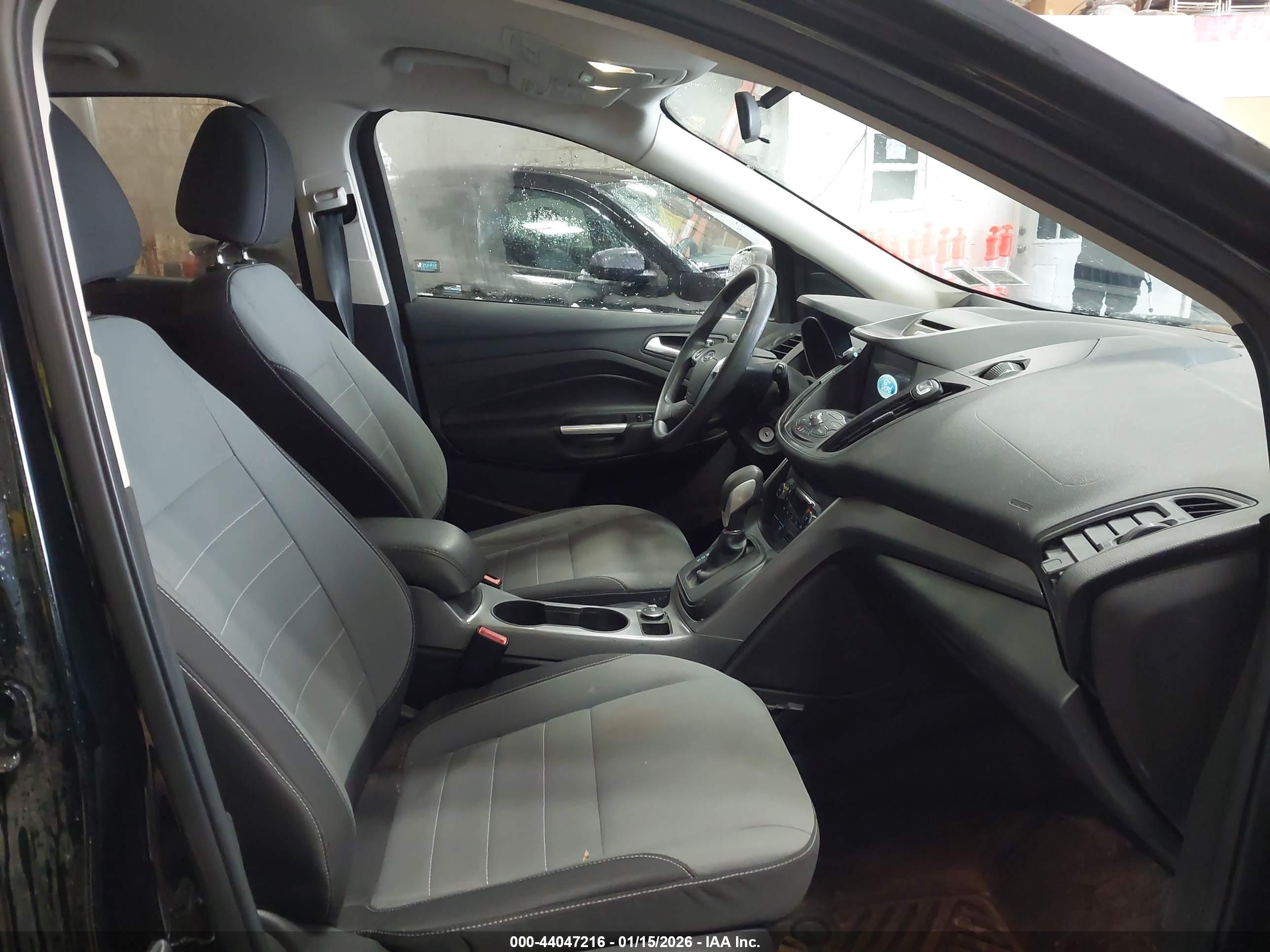 FORD ESCAPE image 5