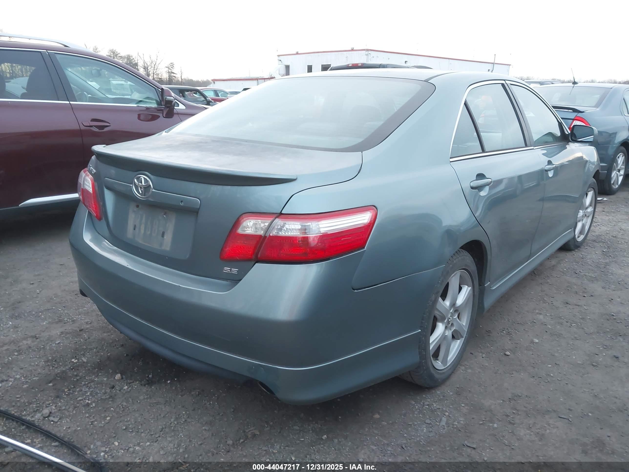 TOYOTA CAMRY image 4
