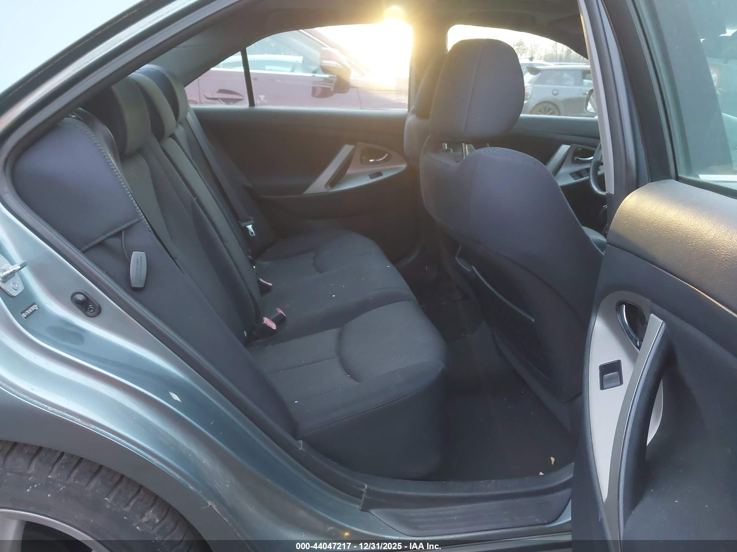 TOYOTA CAMRY image 8