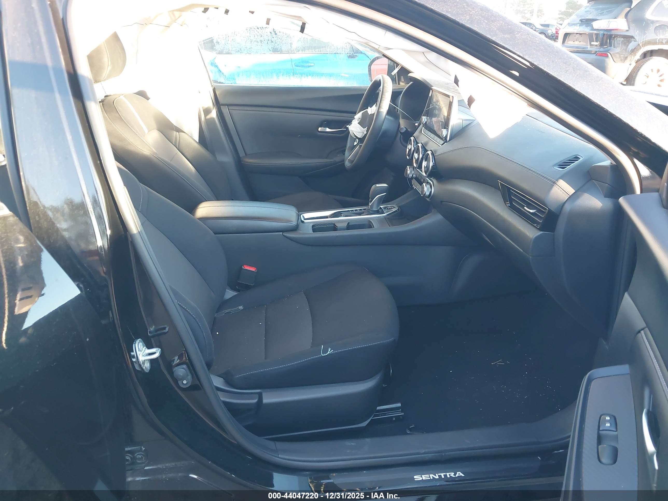 NISSAN SENTRA image 5