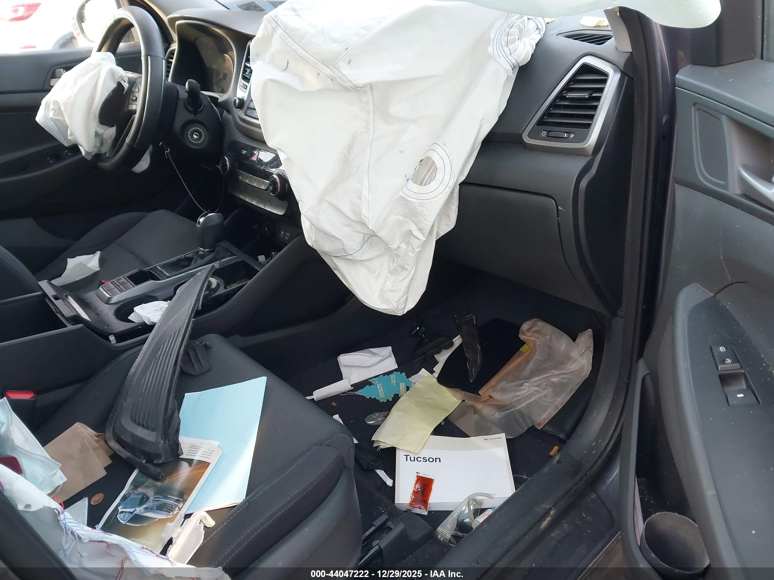 HYUNDAI TUCSON image 5