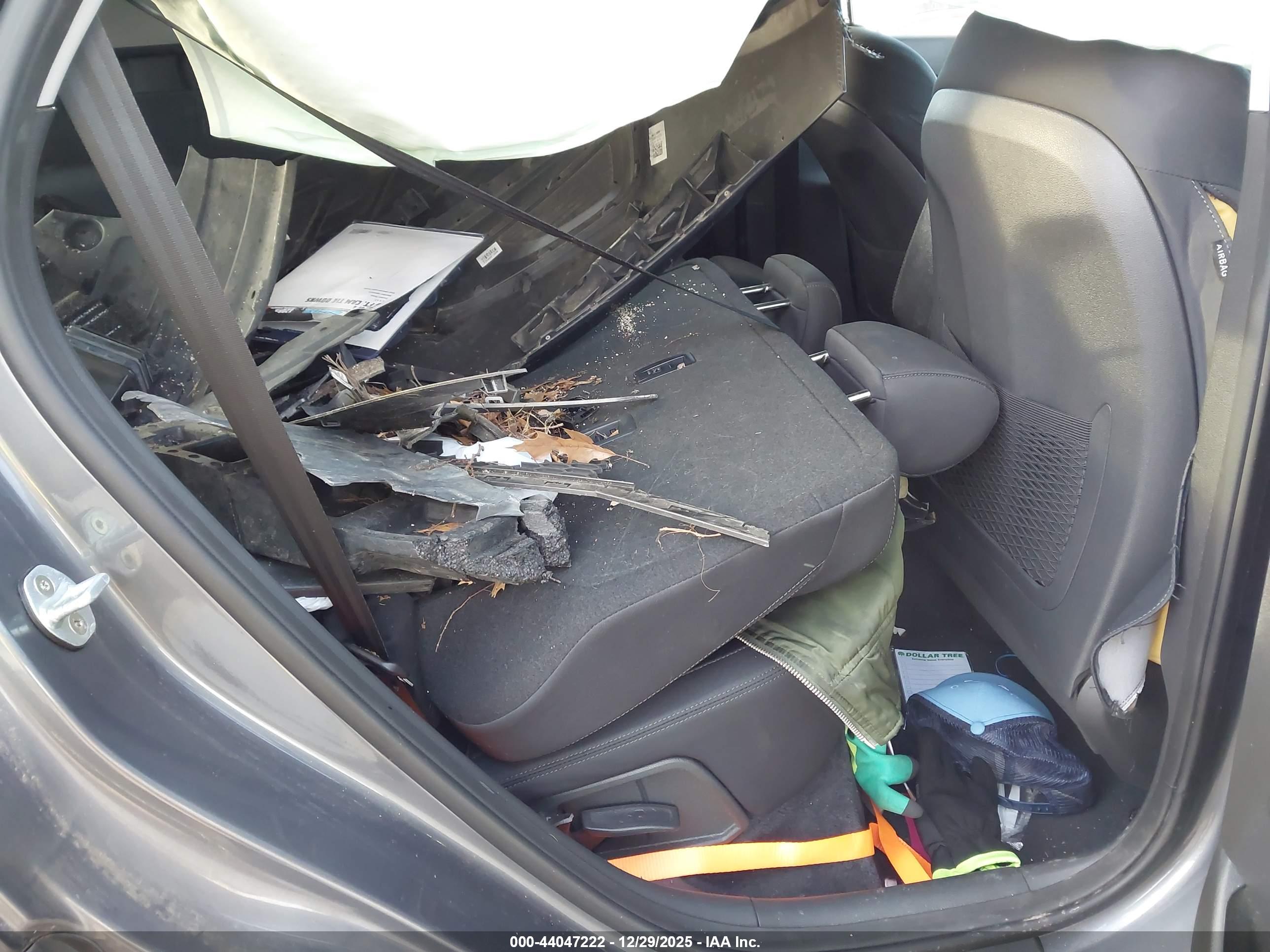 HYUNDAI TUCSON image 8