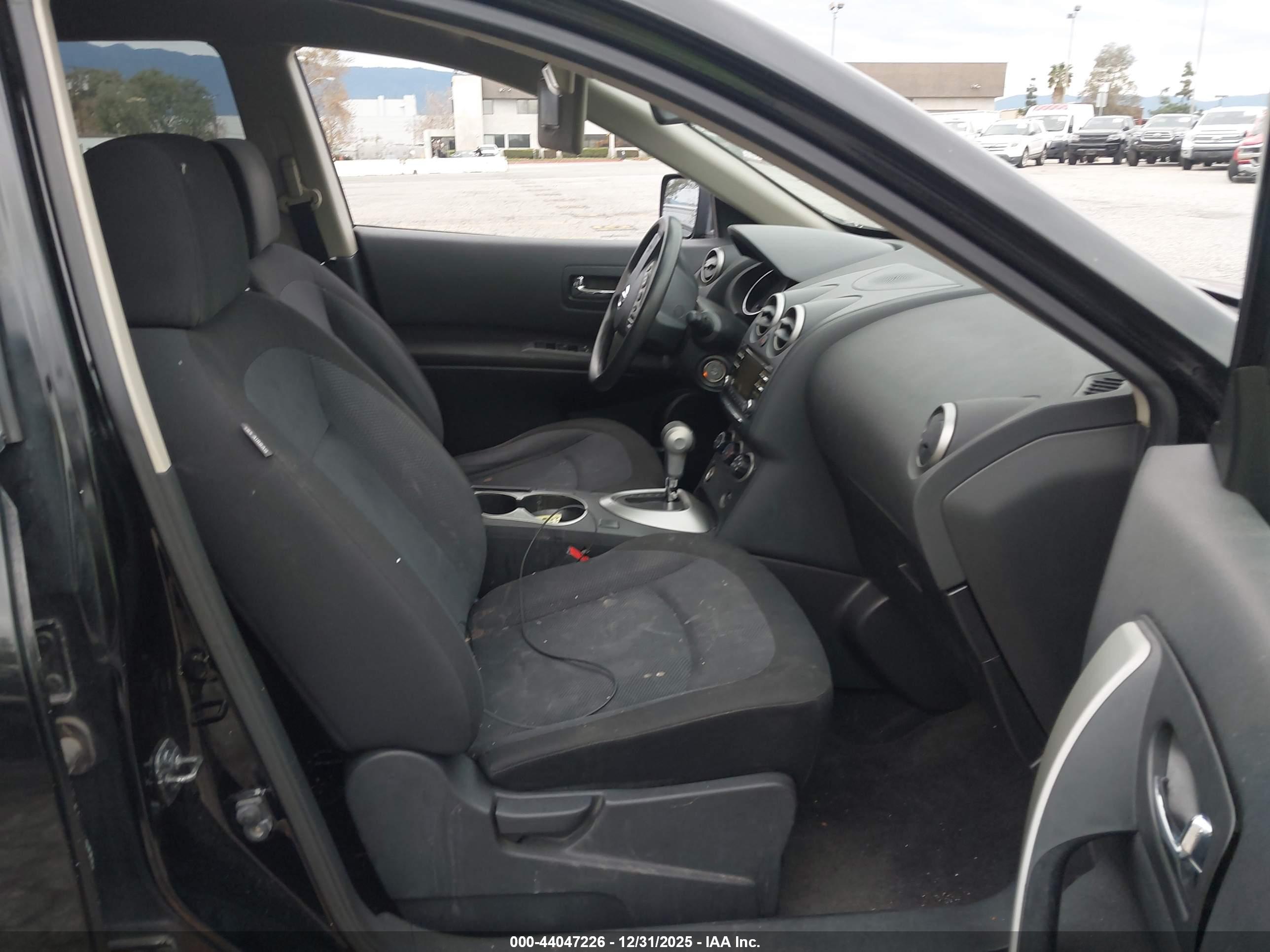 NISSAN ROGUE image 5