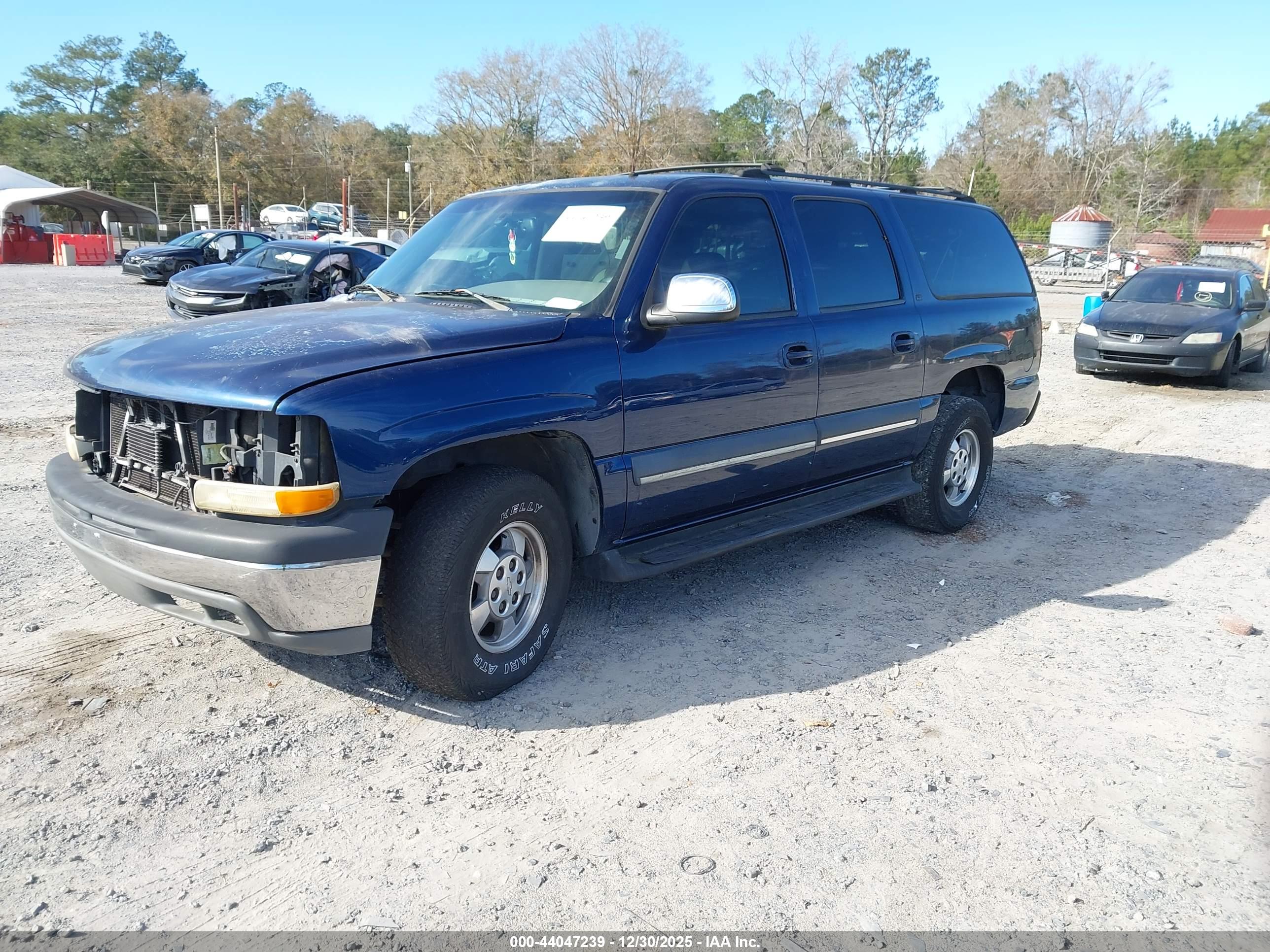 CHEVROLET SUBURBAN image 2