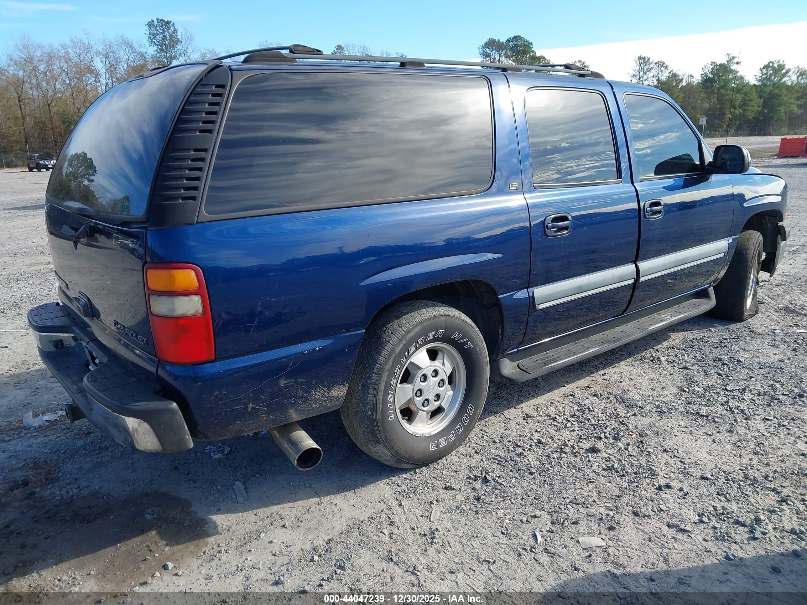CHEVROLET SUBURBAN image 4