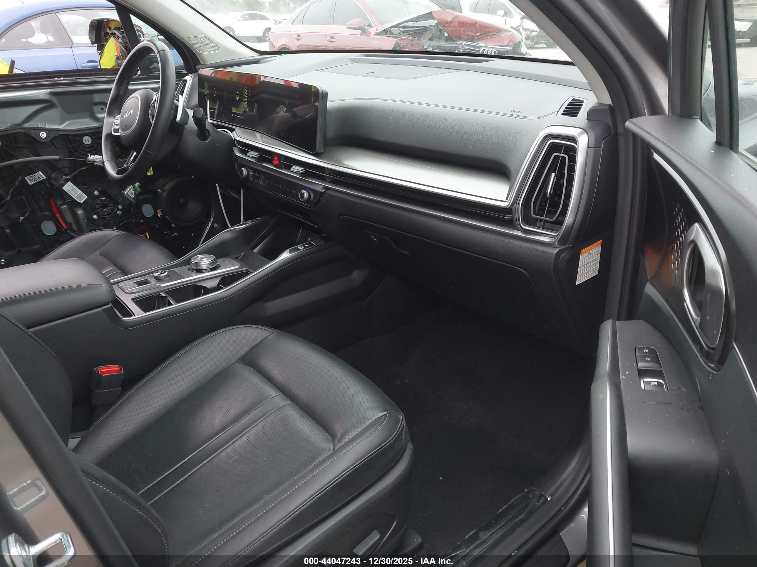 KIA SORENTO image 5