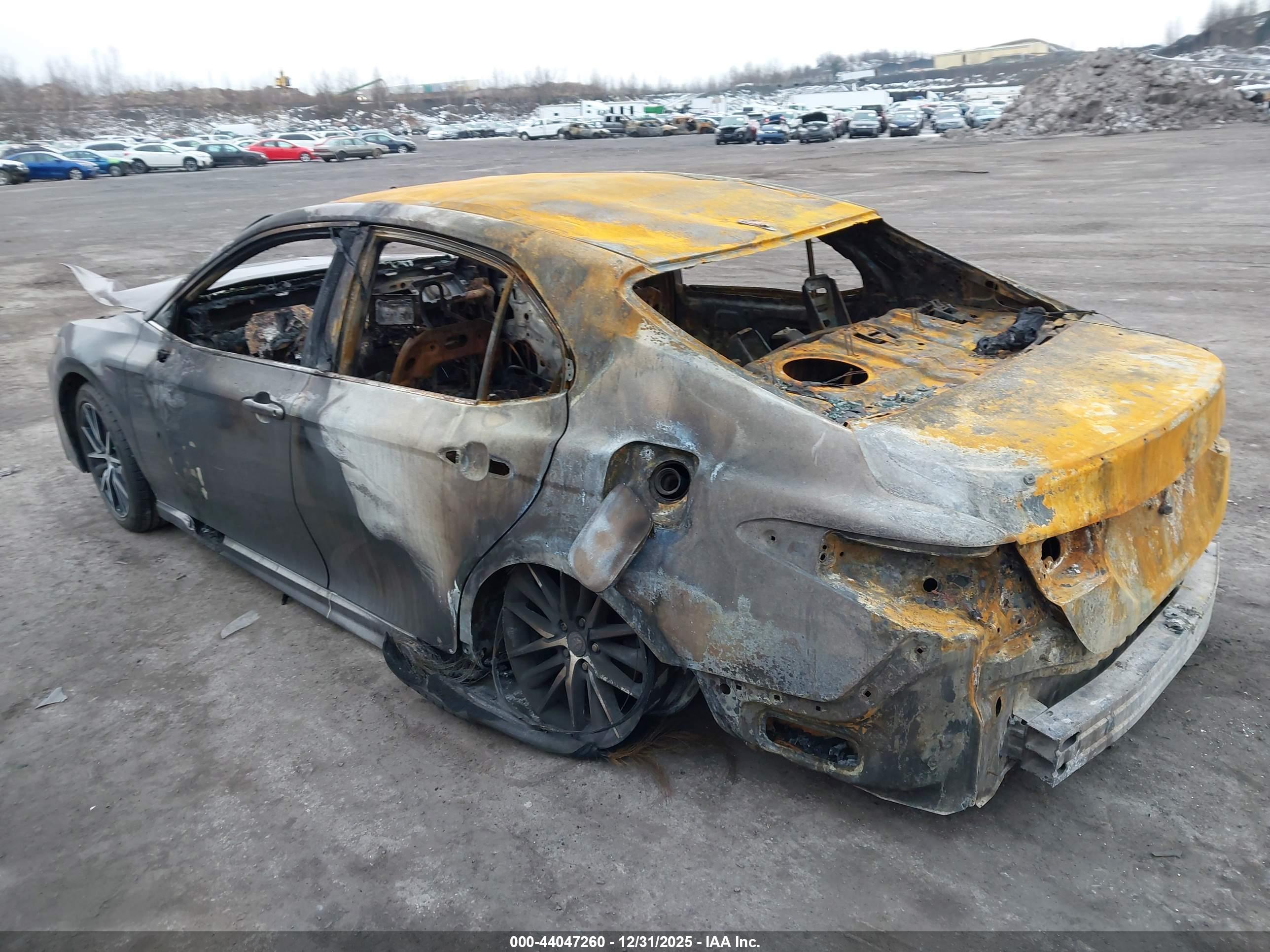 TOYOTA CAMRY image 3