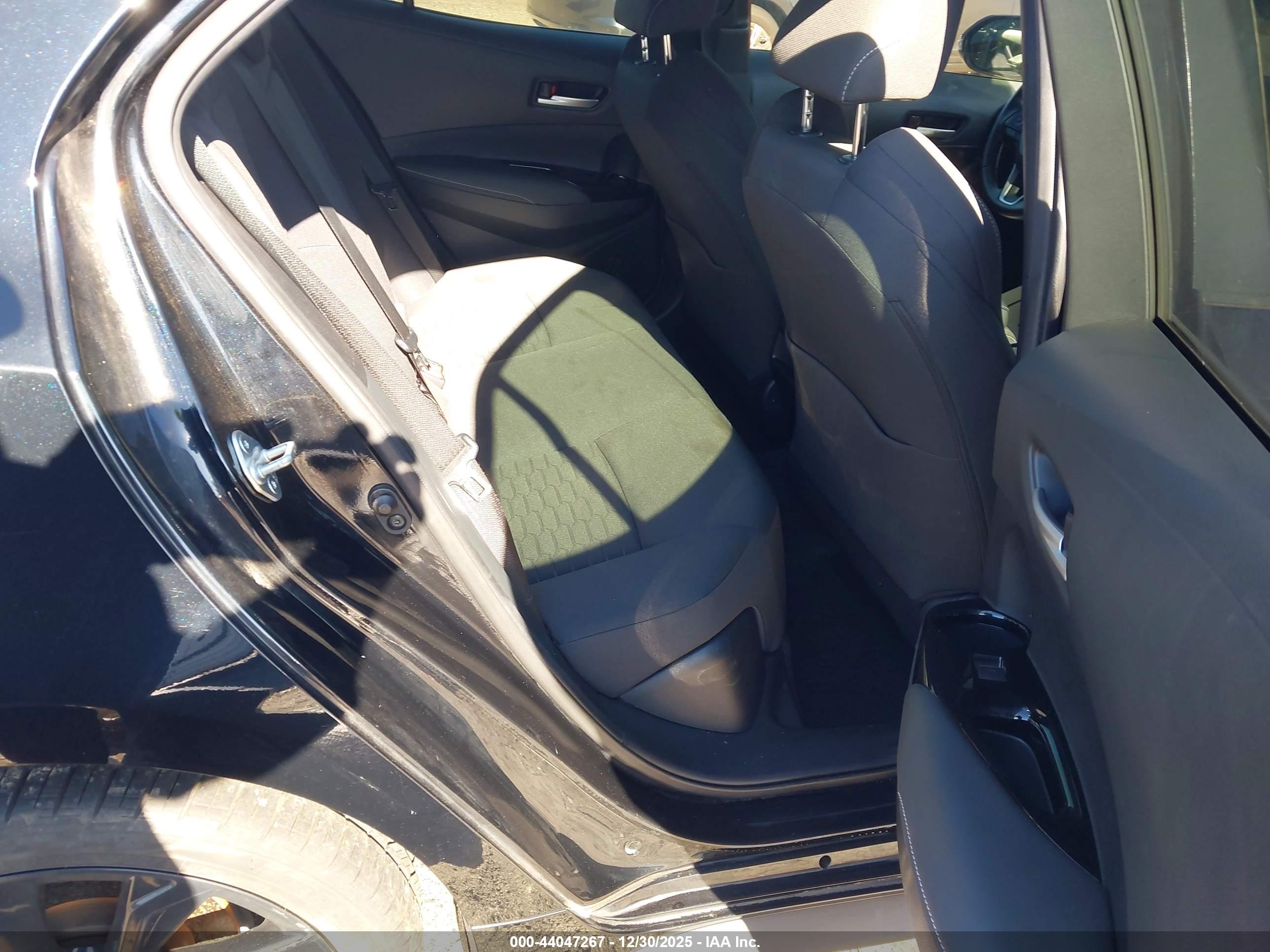 TOYOTA COROLLA image 8