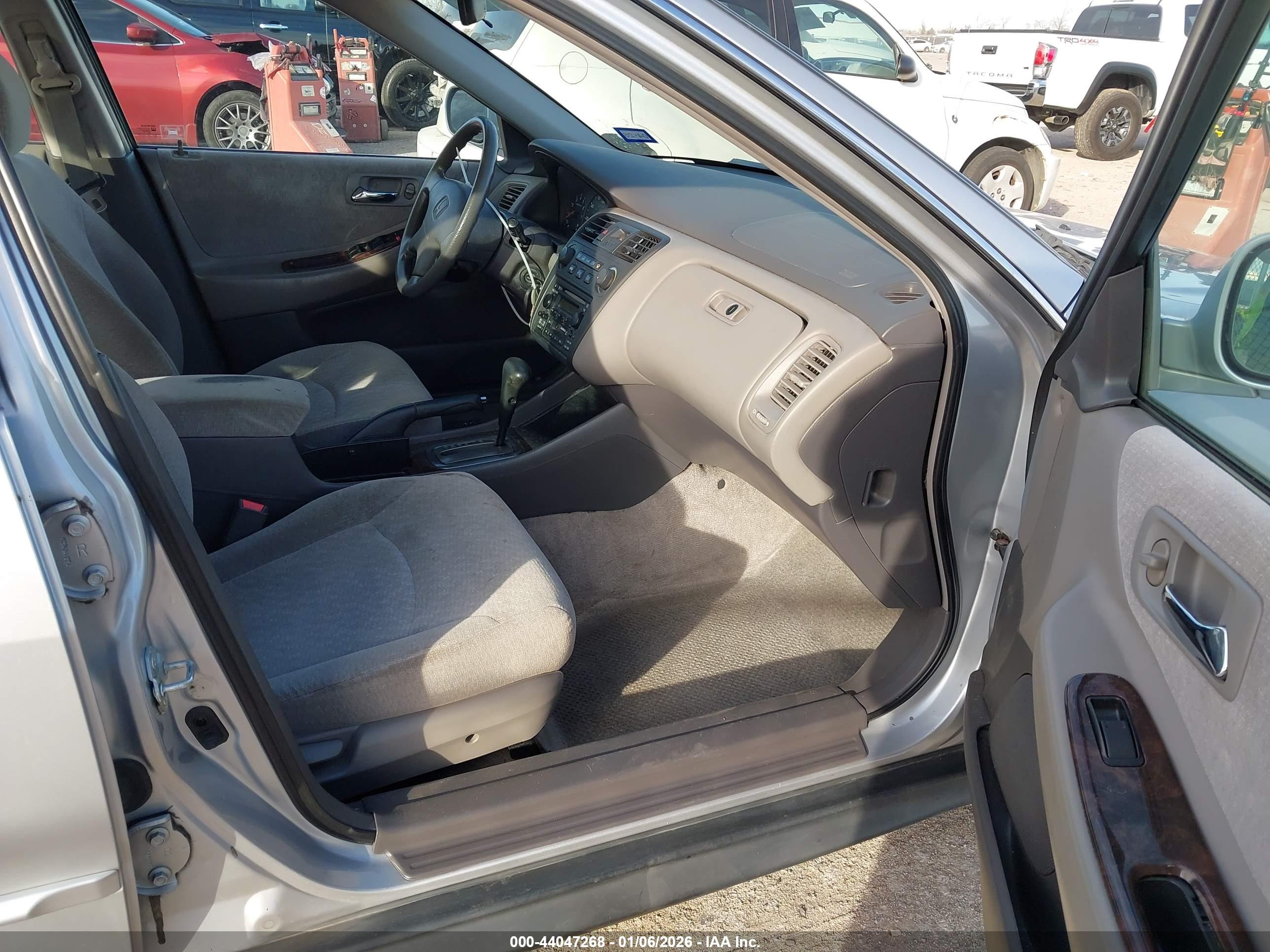HONDA ACCORD image 5