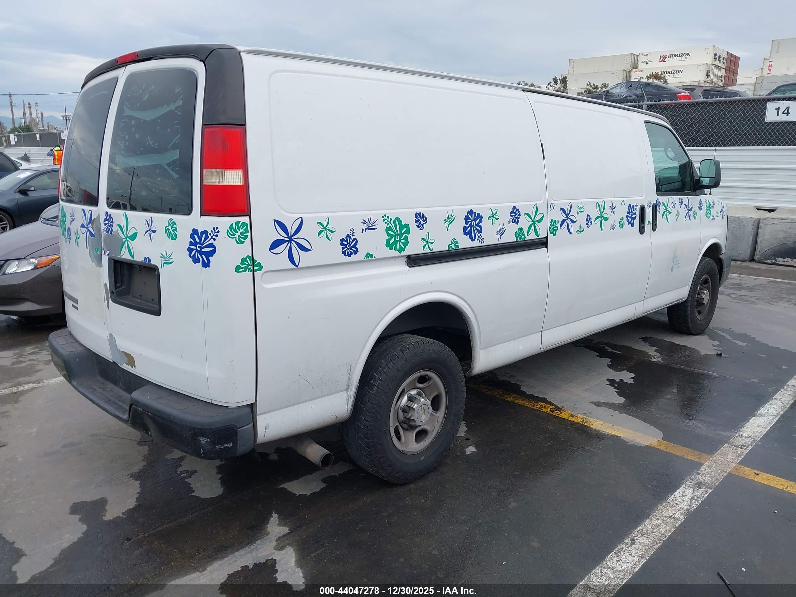 CHEVROLET EXPRESS image 4