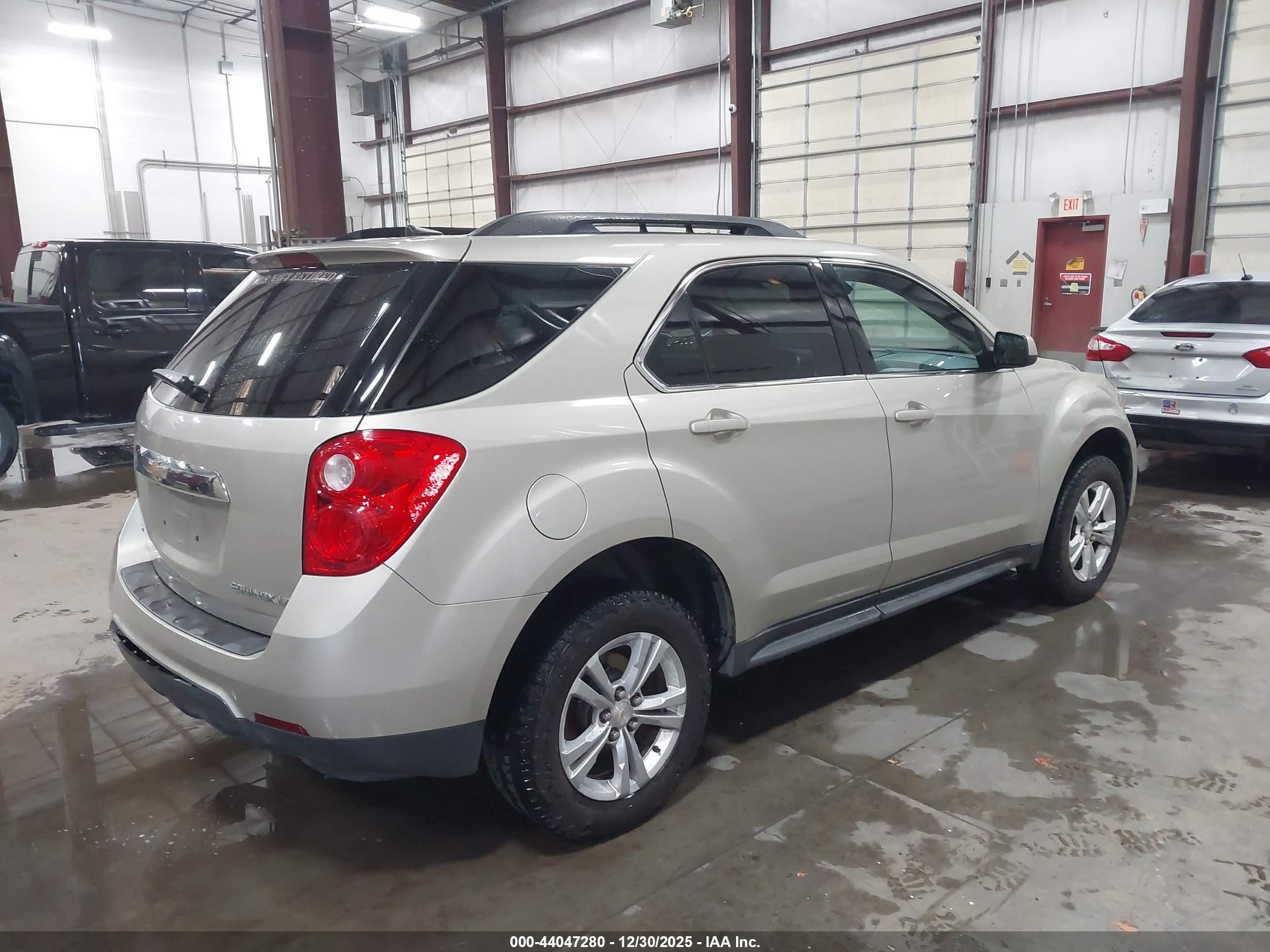 CHEVROLET EQUINOX image 4