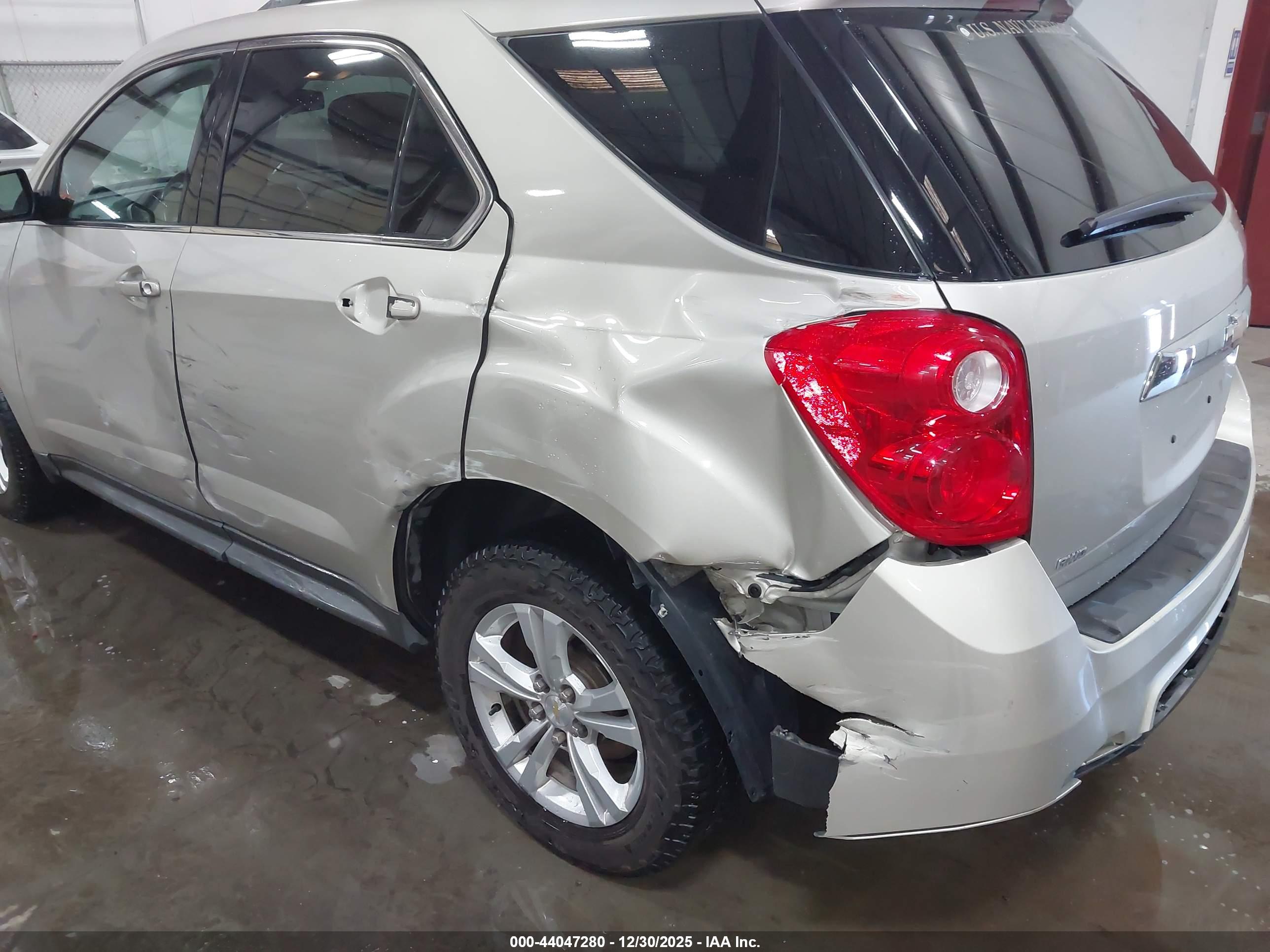 CHEVROLET EQUINOX image 6