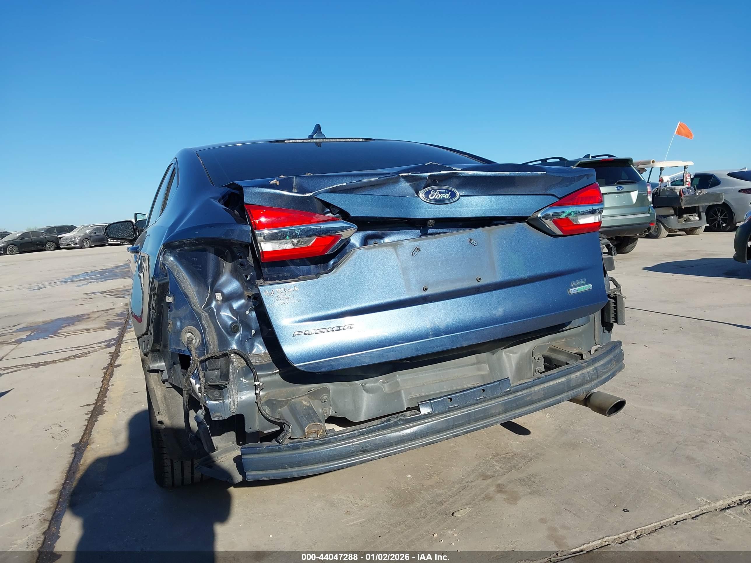 FORD FUSION image 6