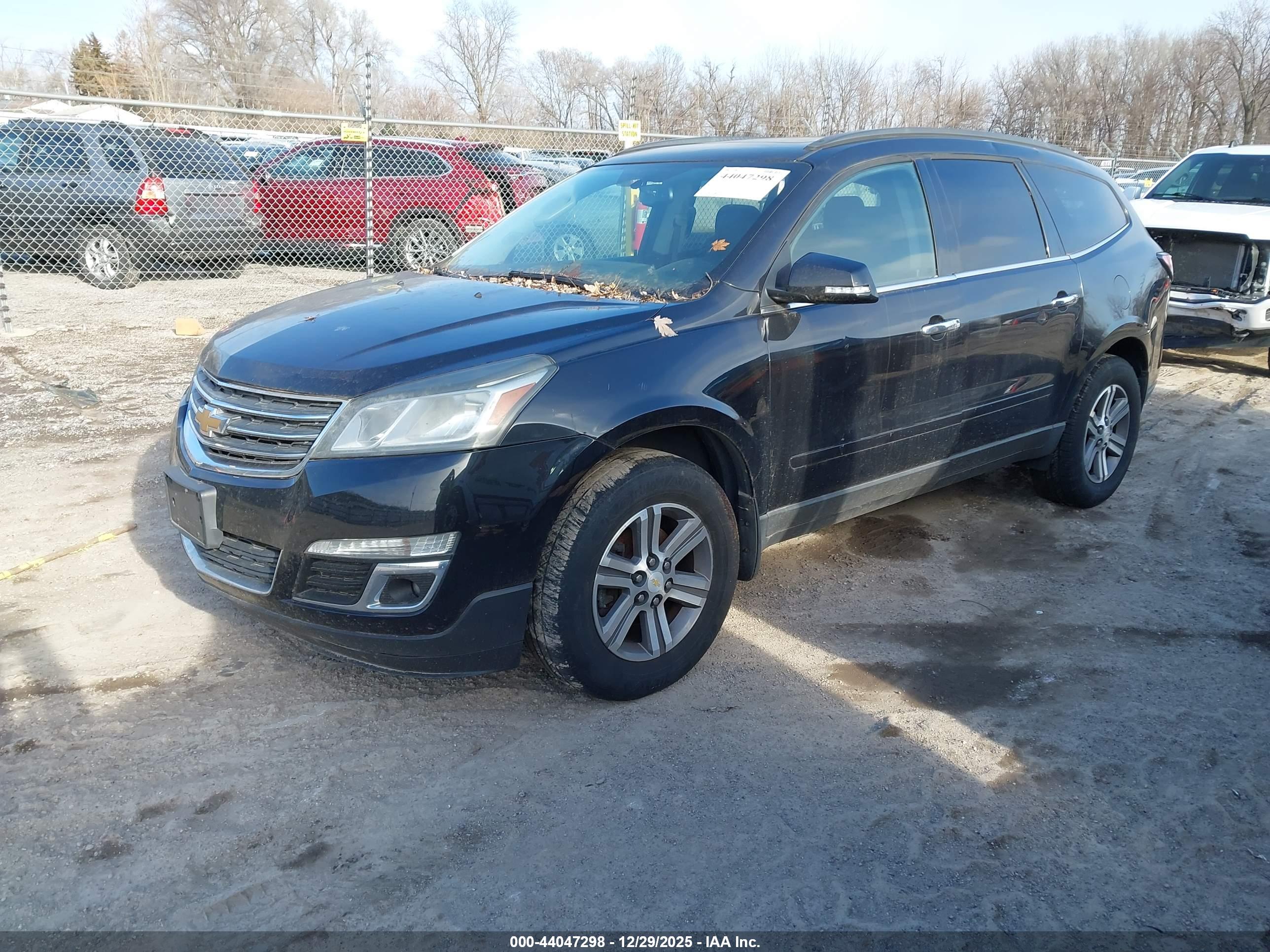 CHEVROLET TRAVERSE image 2