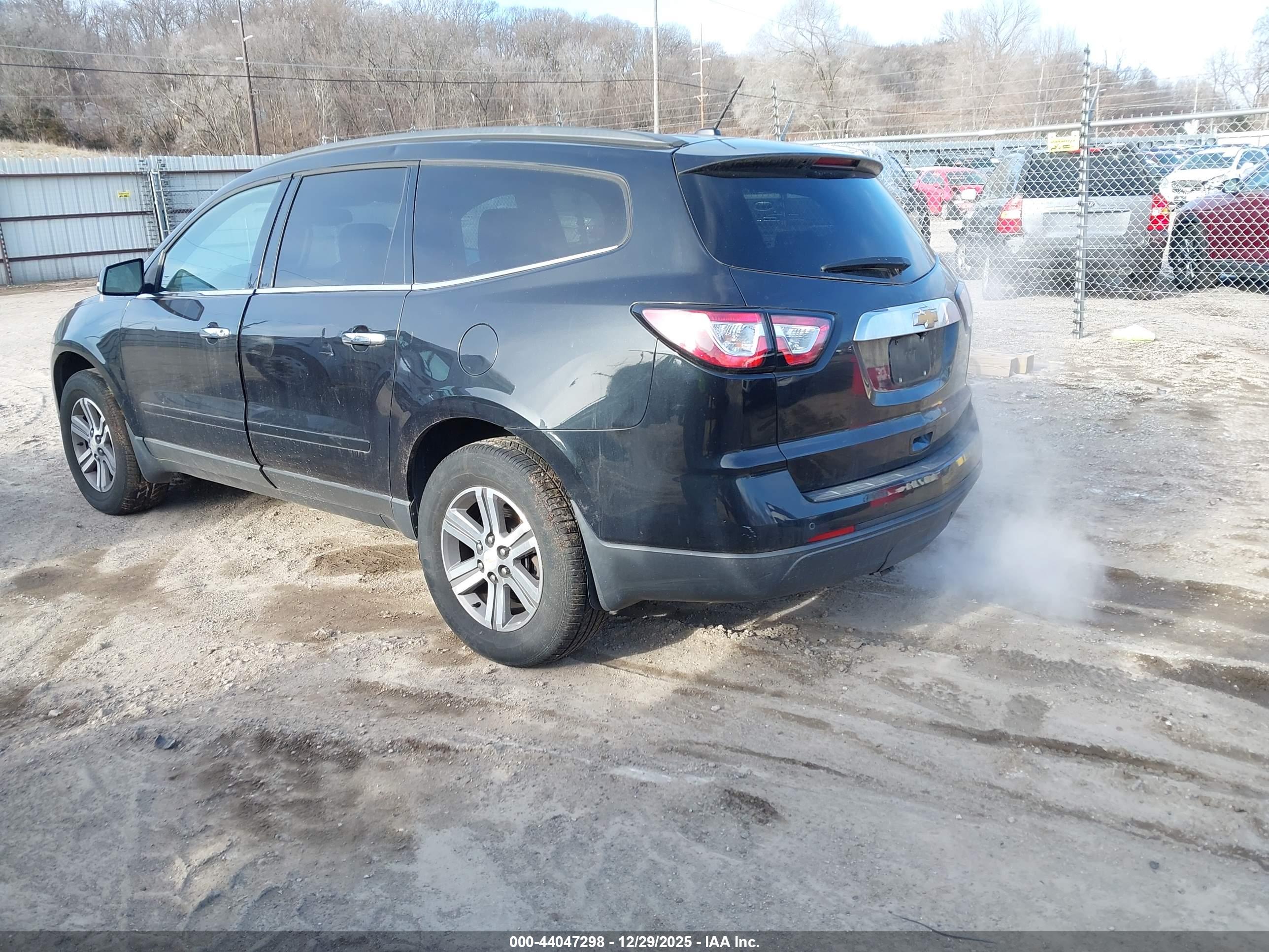 CHEVROLET TRAVERSE image 3