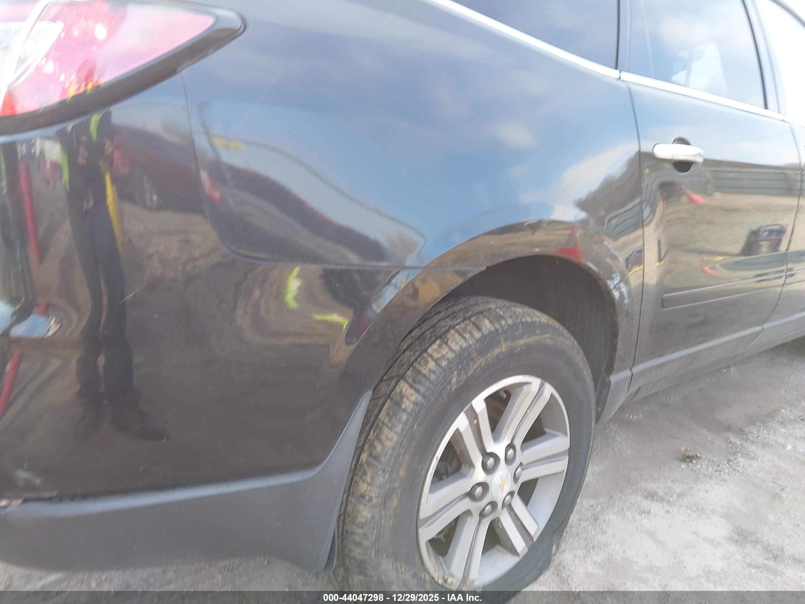 CHEVROLET TRAVERSE image 6
