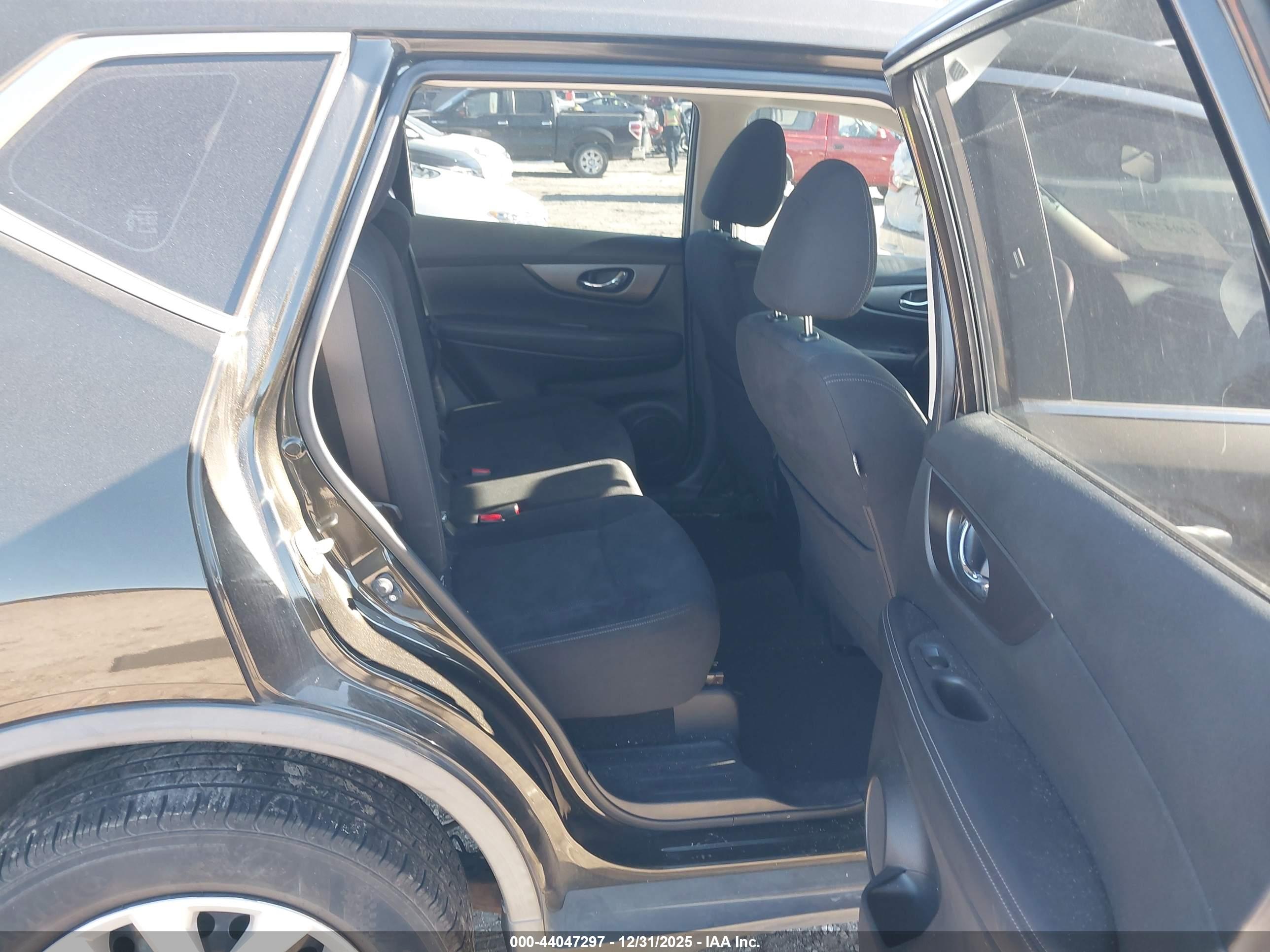 NISSAN ROGUE image 8