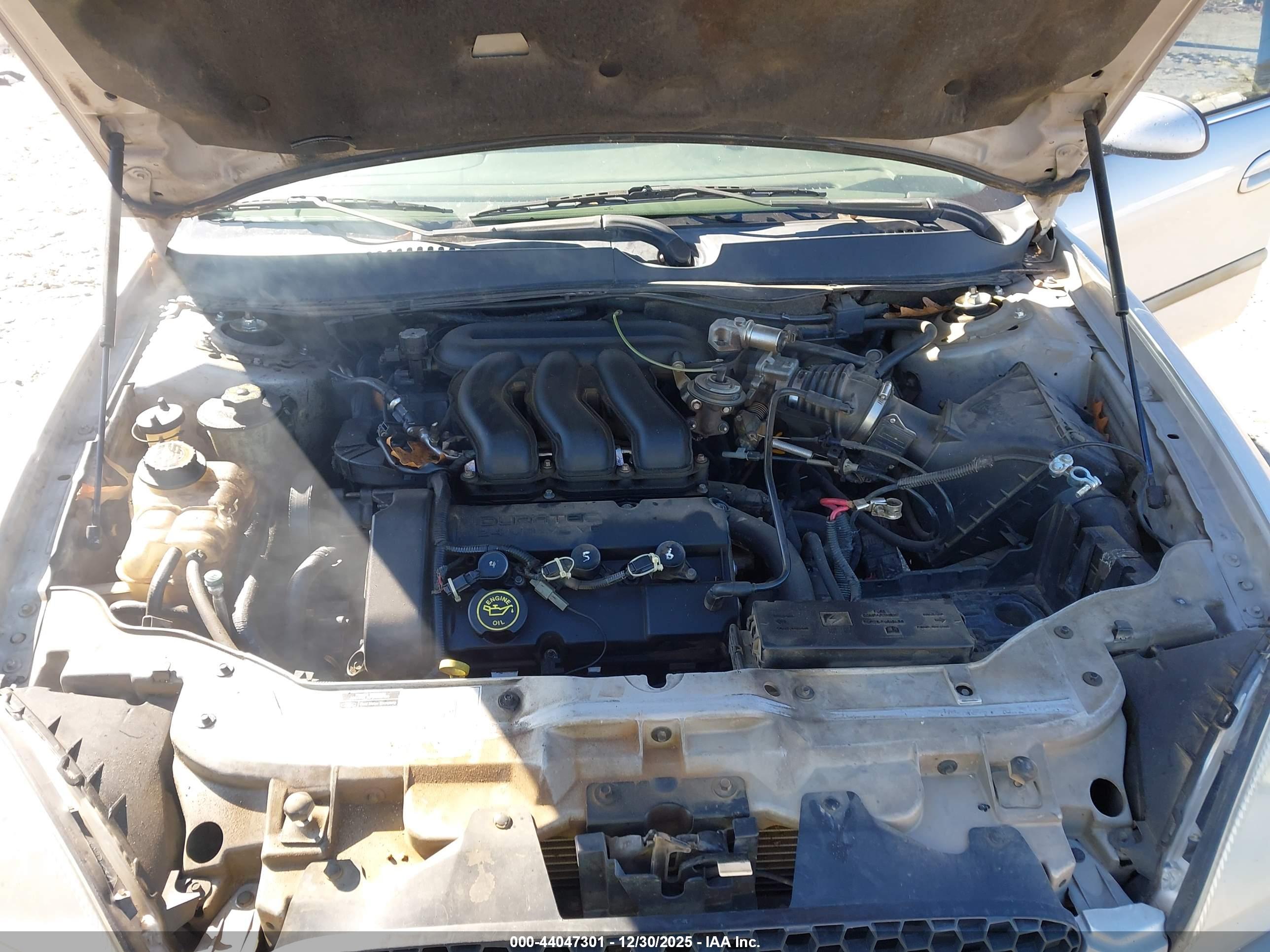 FORD TAURUS image 10