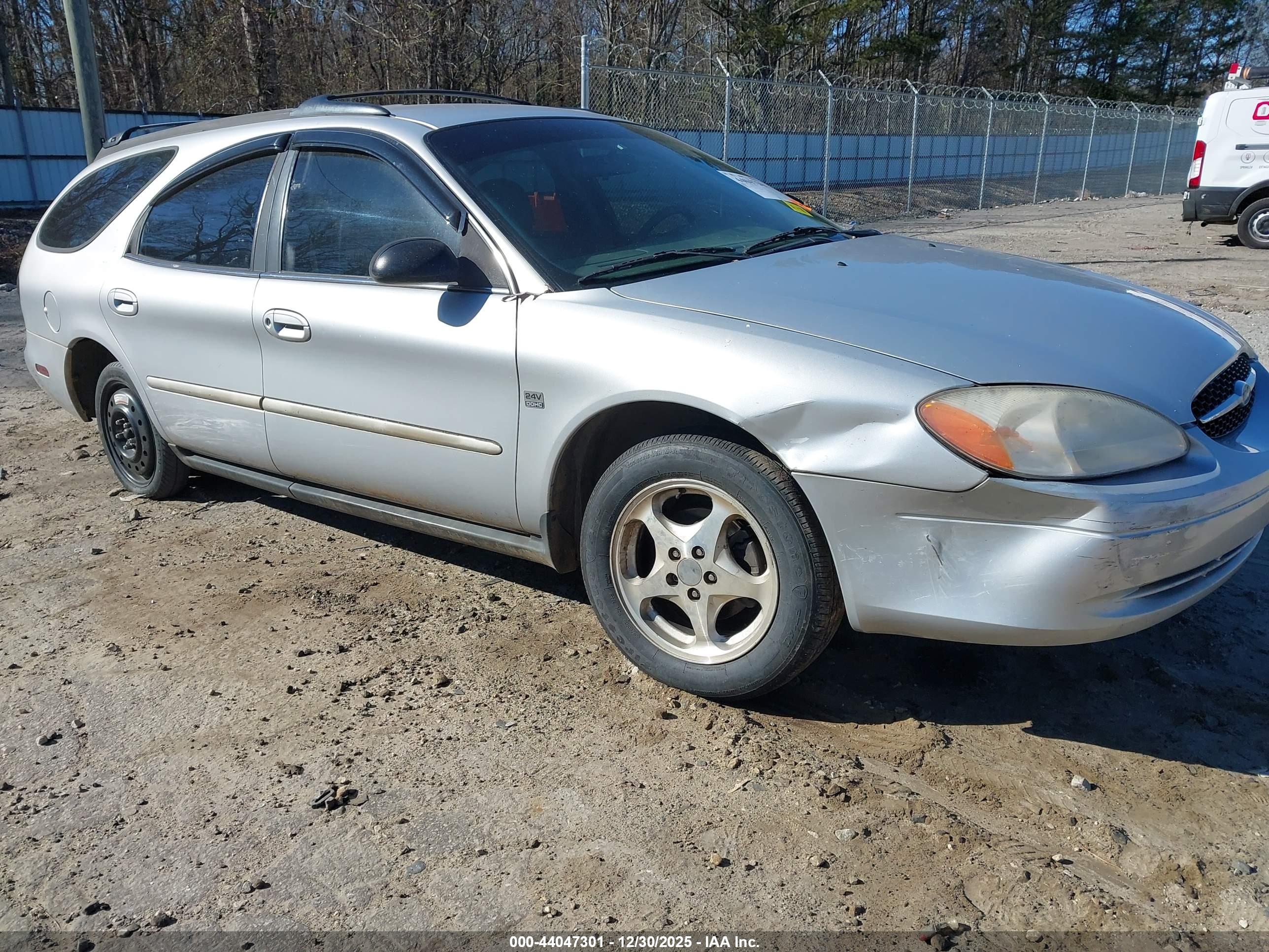 FORD TAURUS image 6